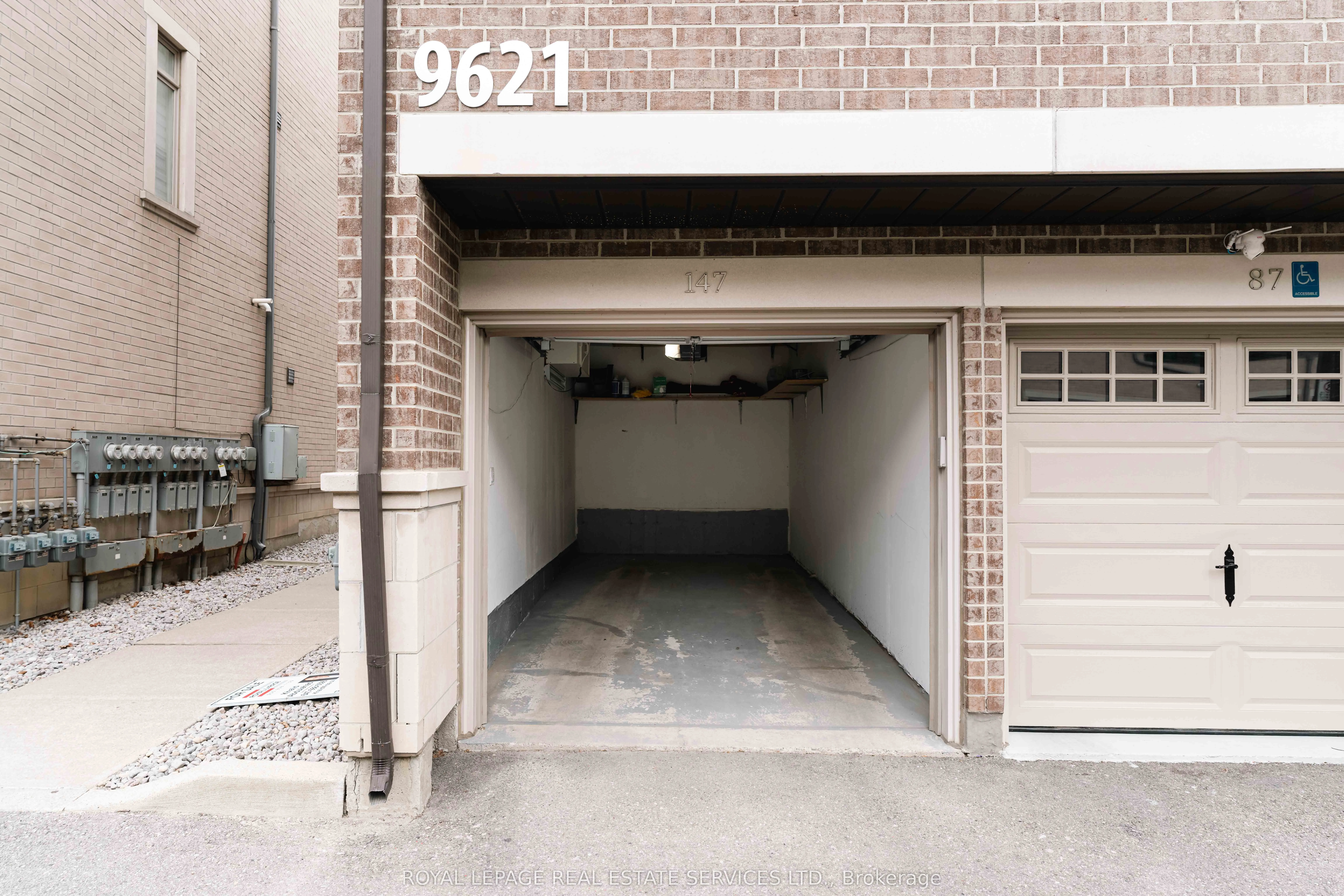 9621 Jane Street, #13