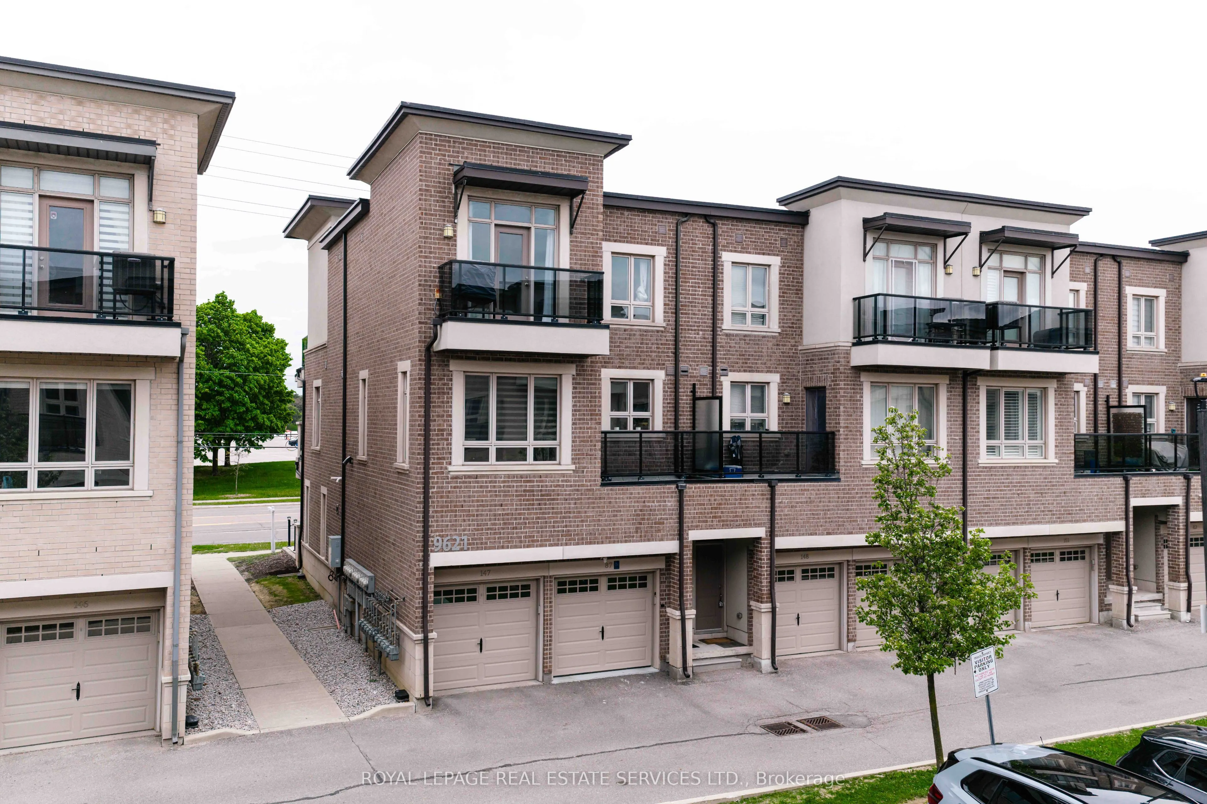9621 Jane Street, #13
