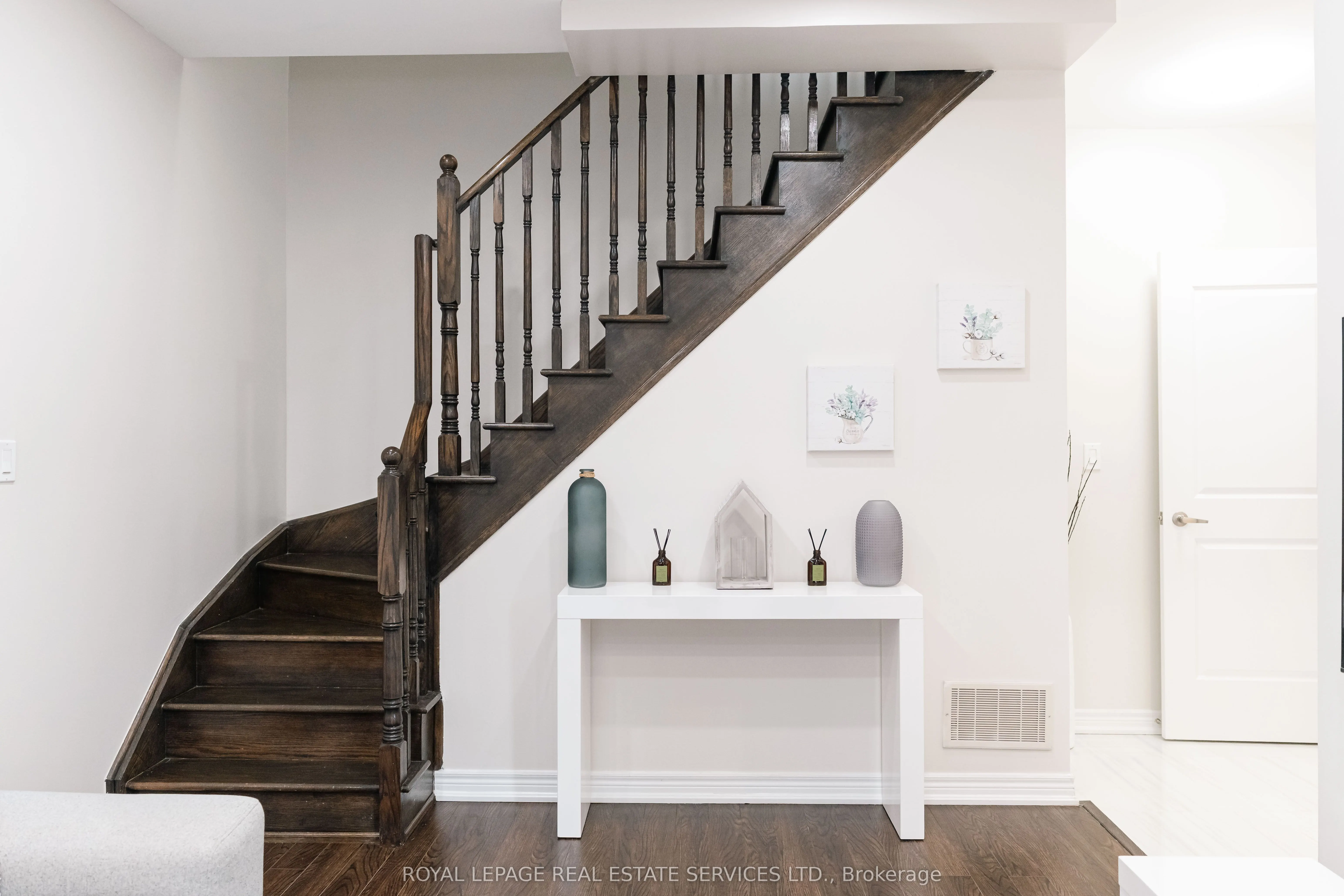 9621 Jane Street, #13