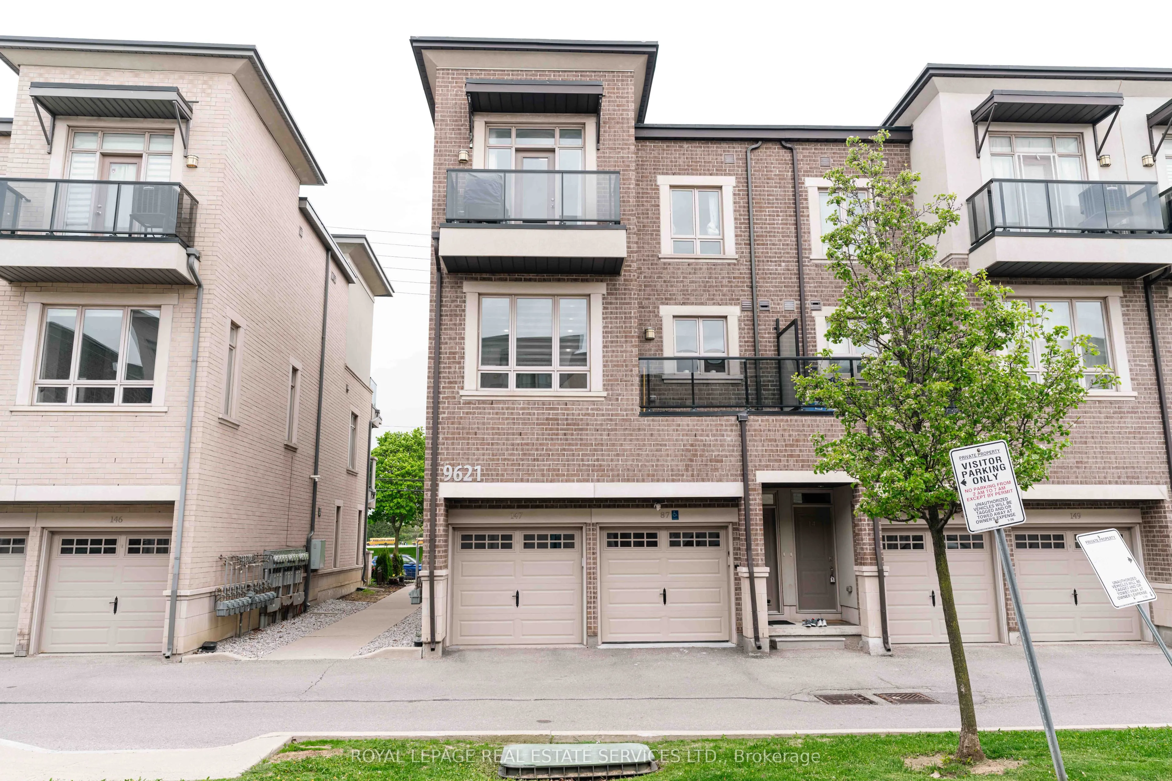 9621 Jane Street, #13