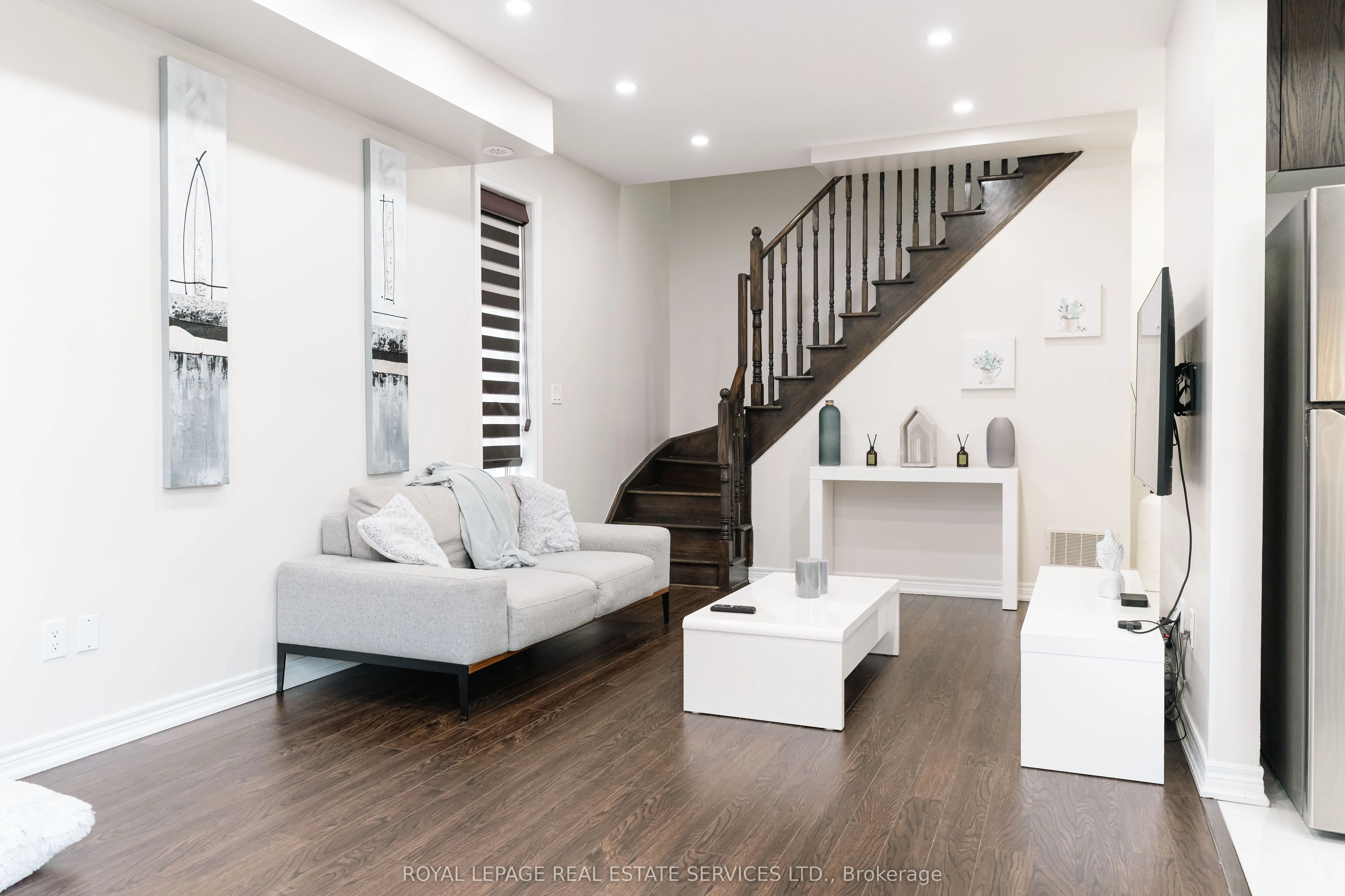 9621 Jane Street, #13