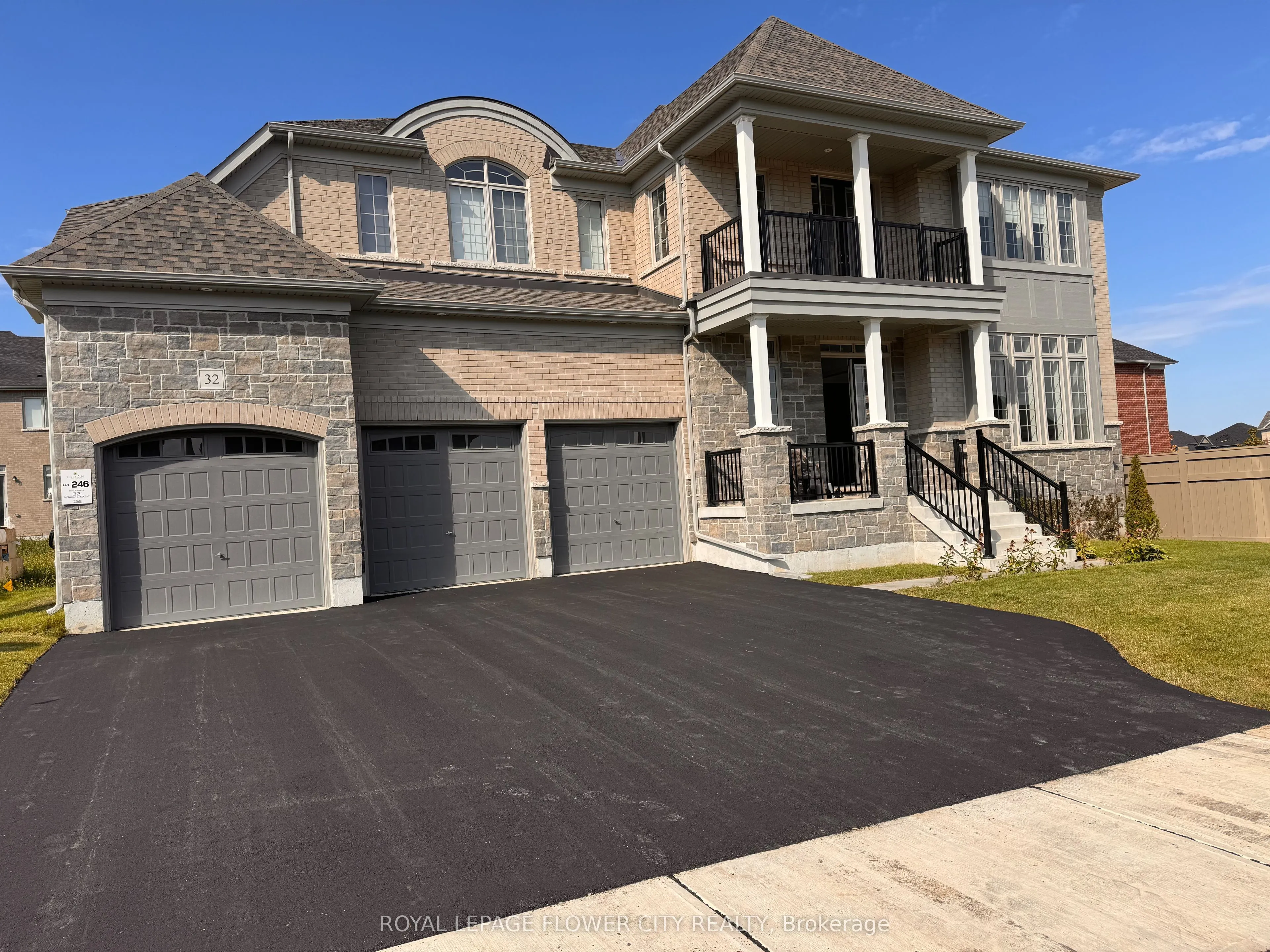 32 Twinleaf Crescent