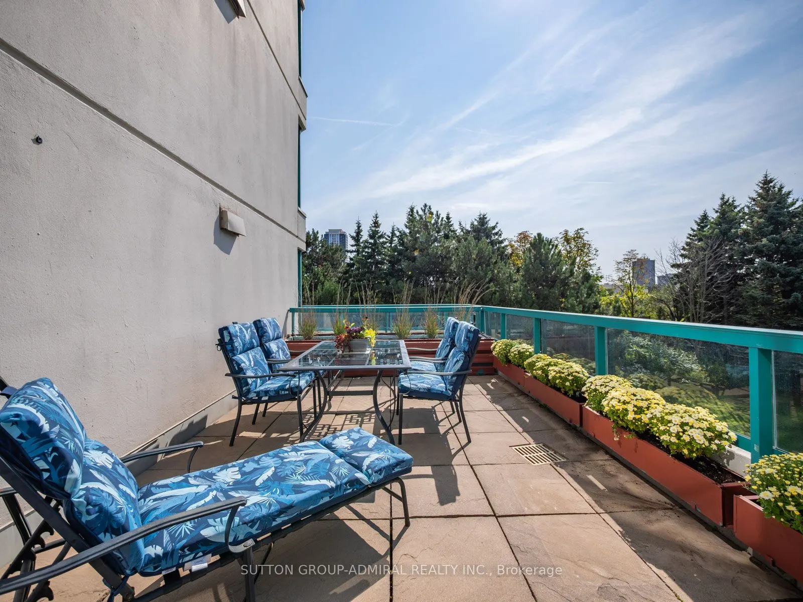 7250 Yonge Street, #407