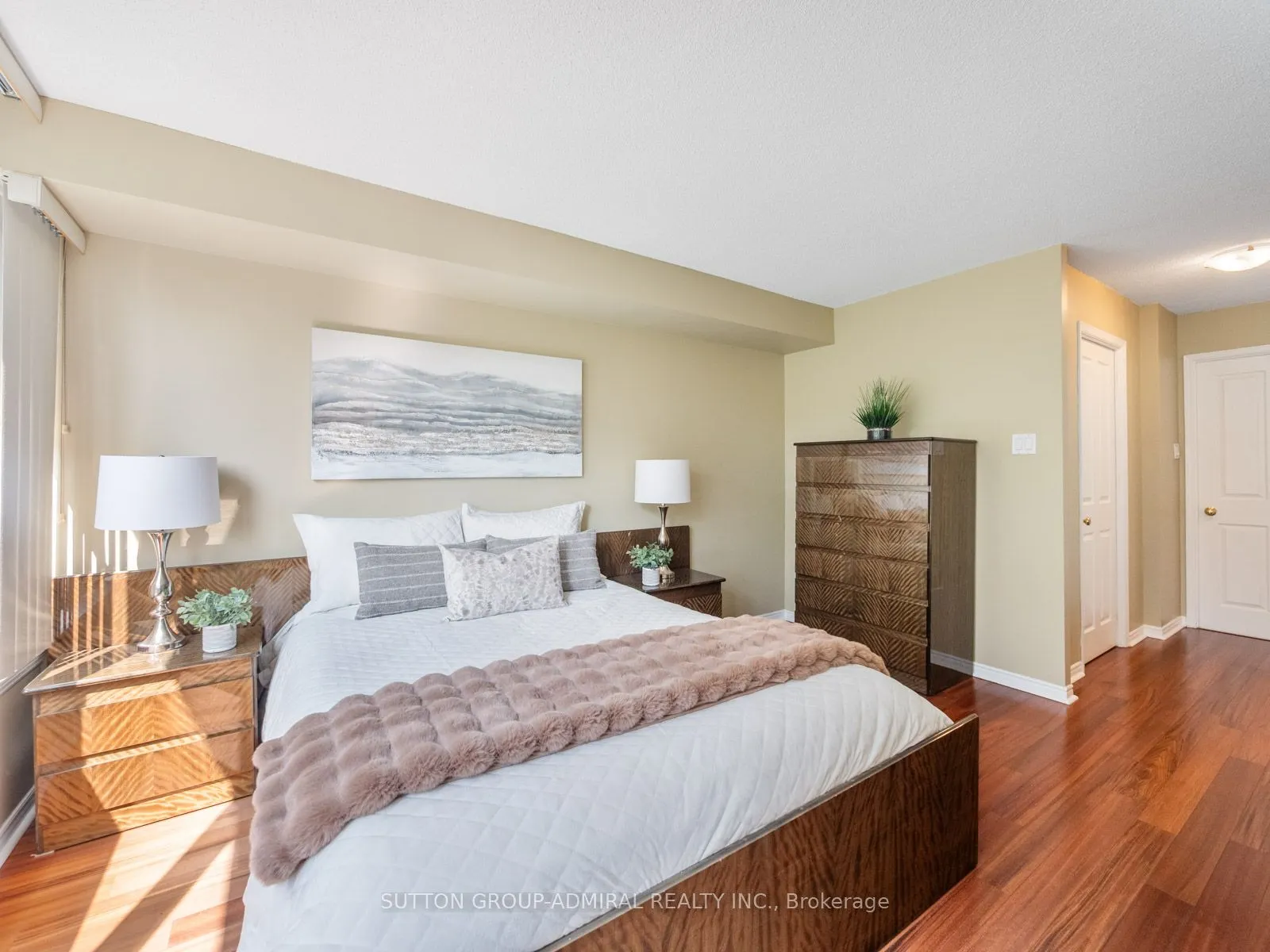 7250 Yonge Street, #407