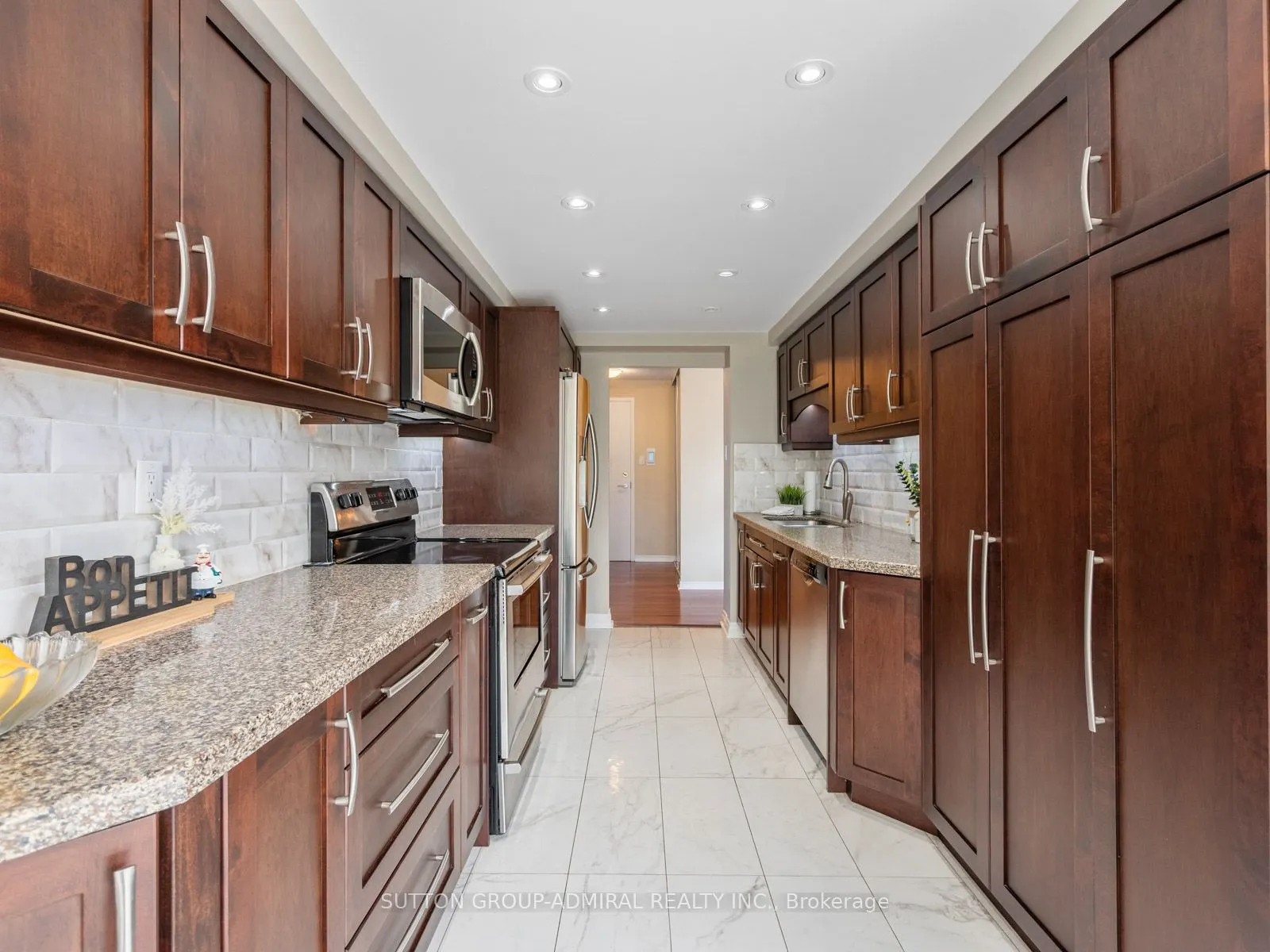 7250 Yonge Street, #407