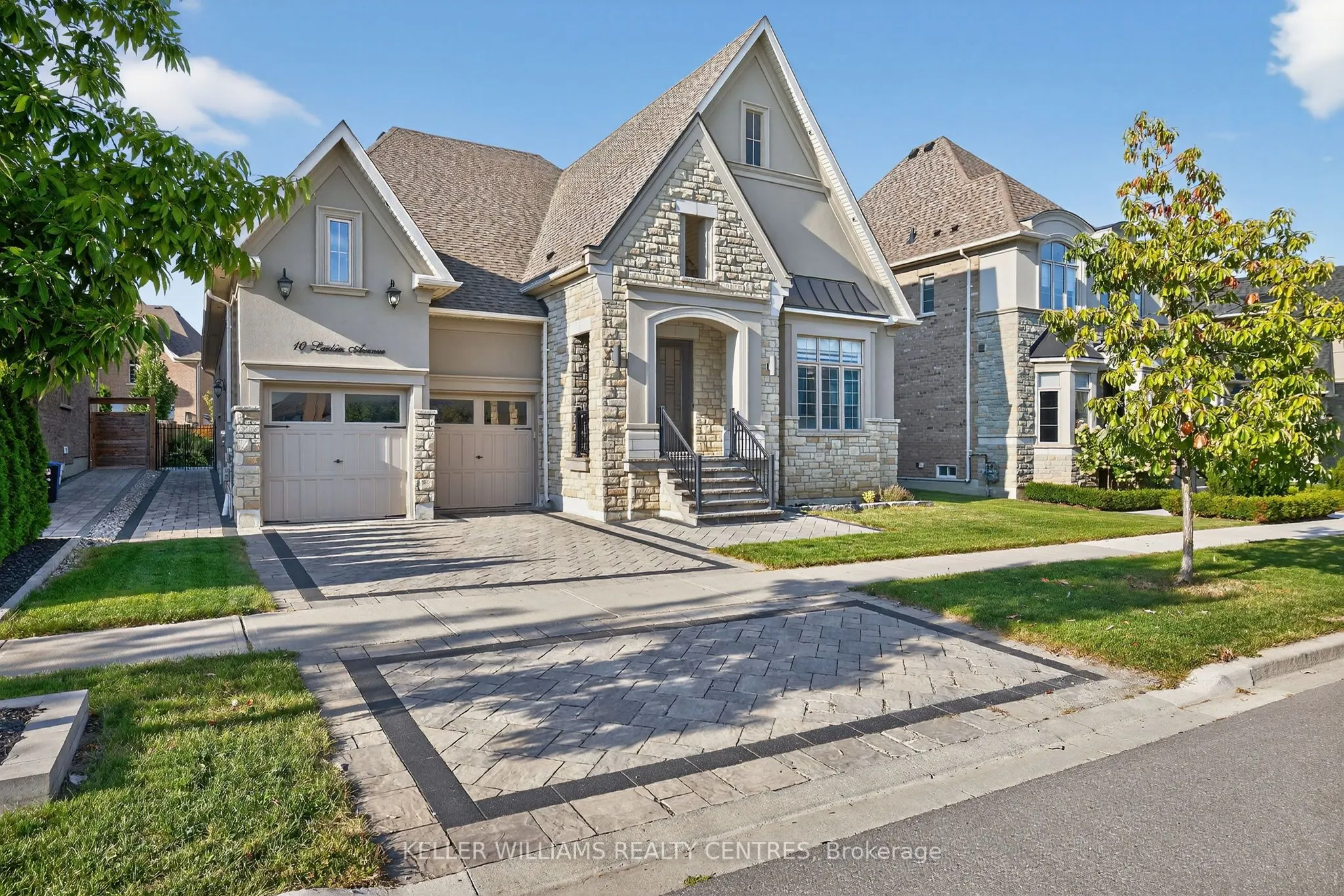 10 Larkin Avenue