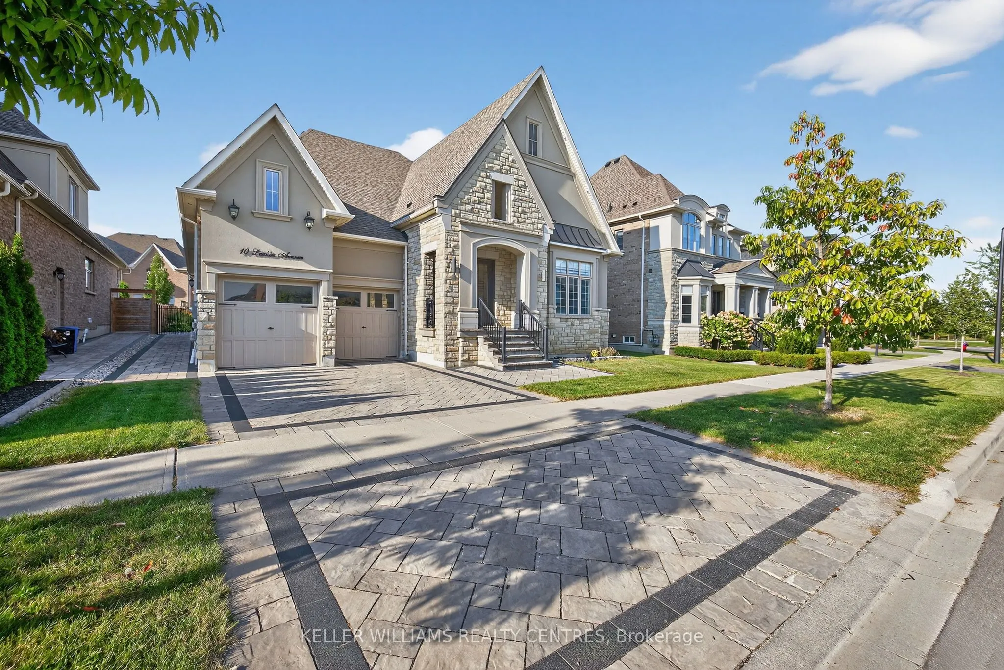 10 Larkin Avenue
