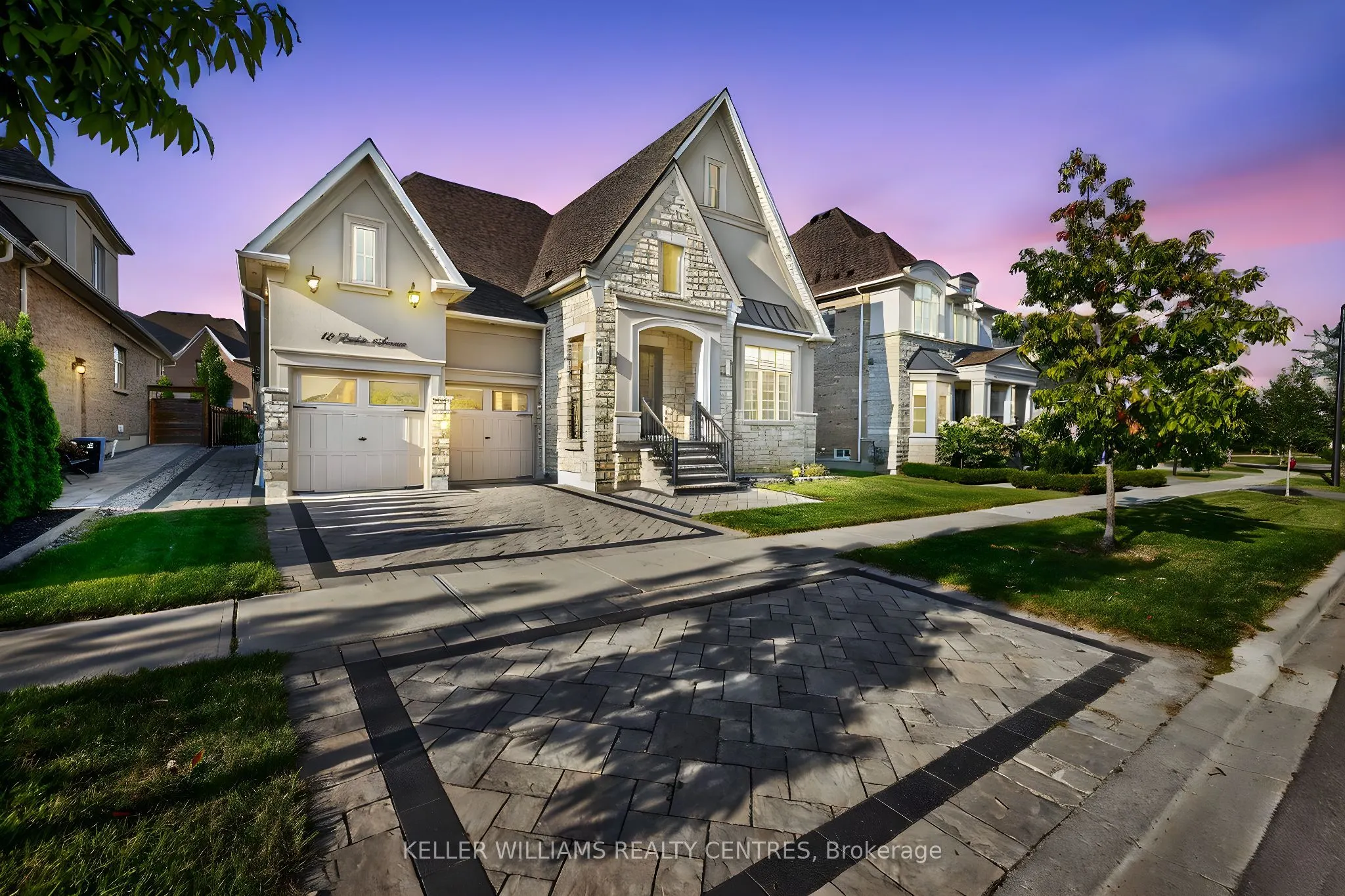 10 Larkin Avenue