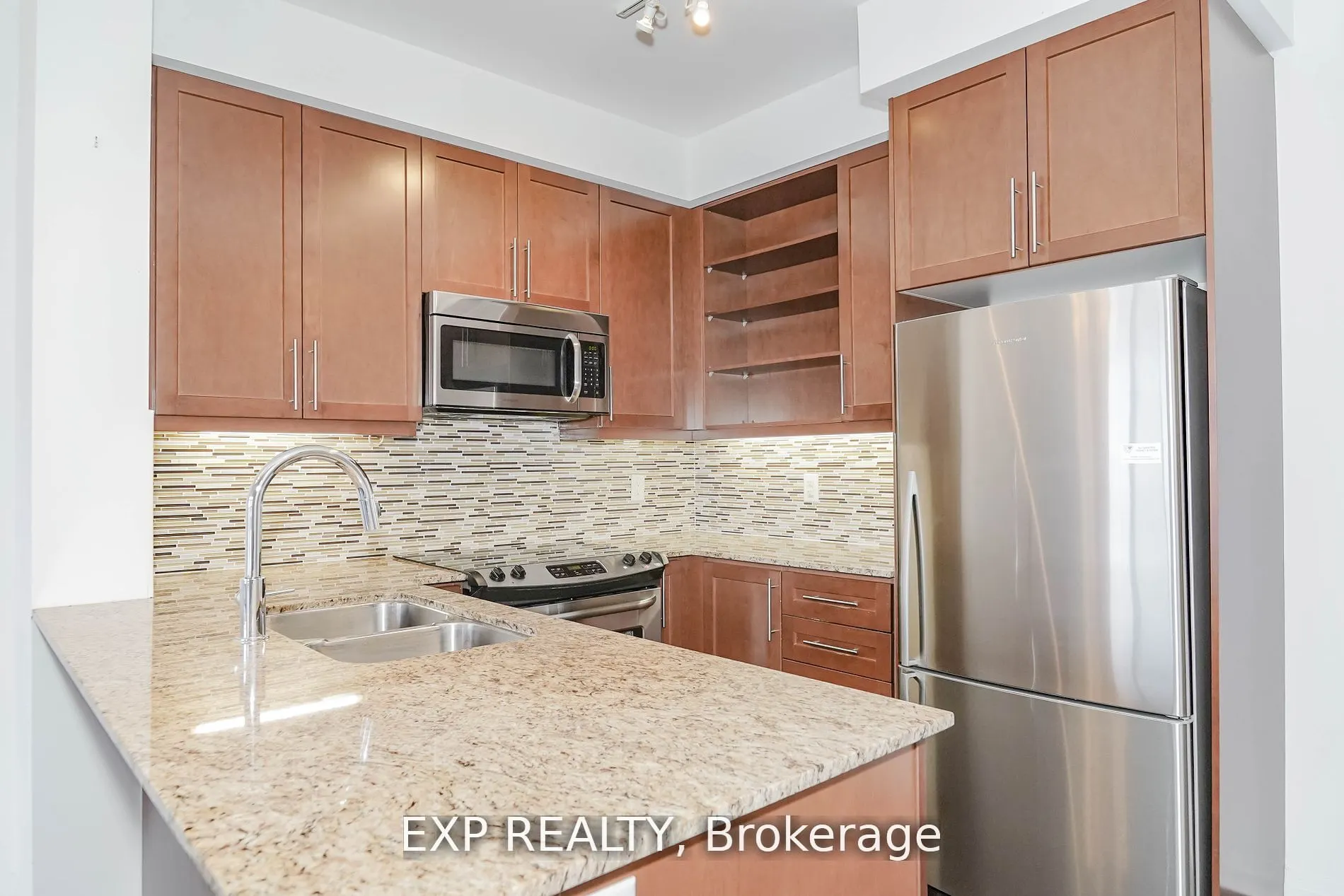 55 Oneida Crescent, #1011