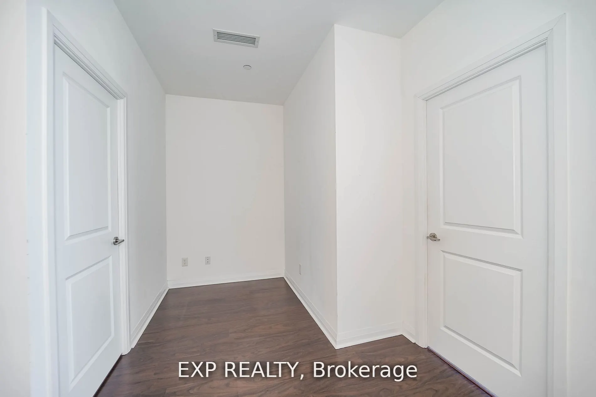 55 Oneida Crescent, #1011