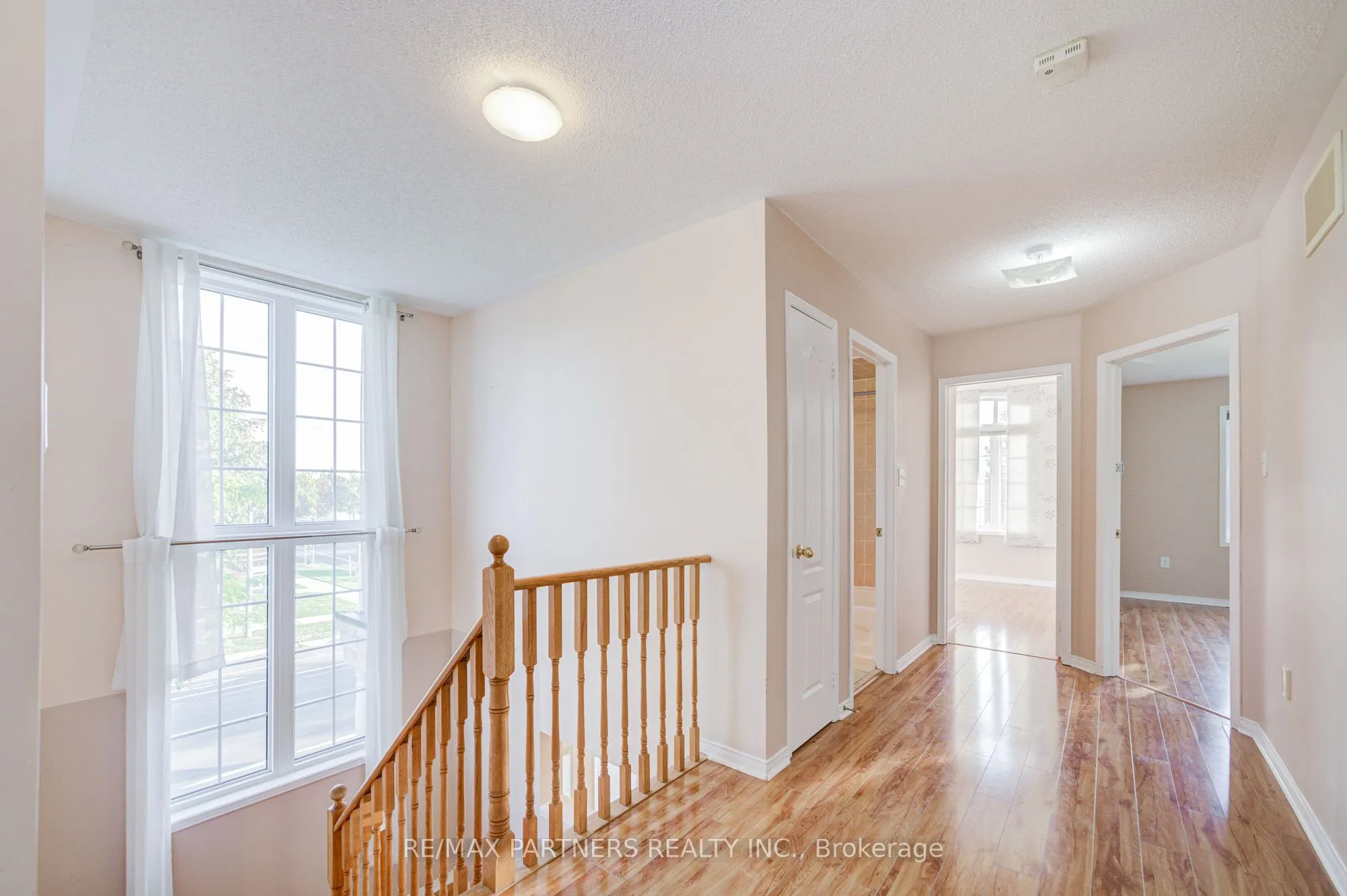 496 The Bridle Walk