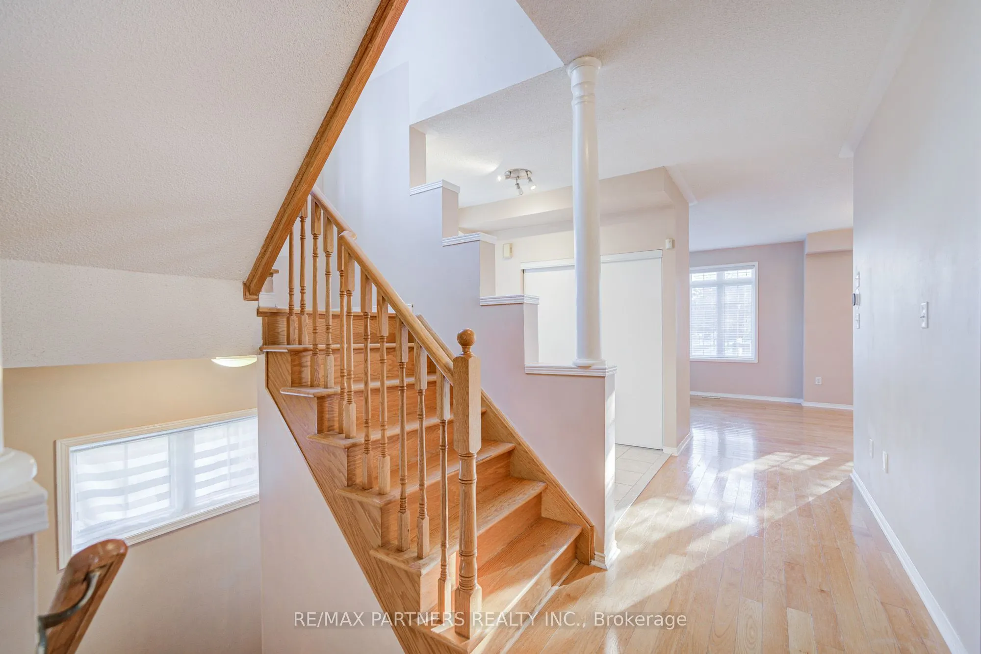 496 The Bridle Walk