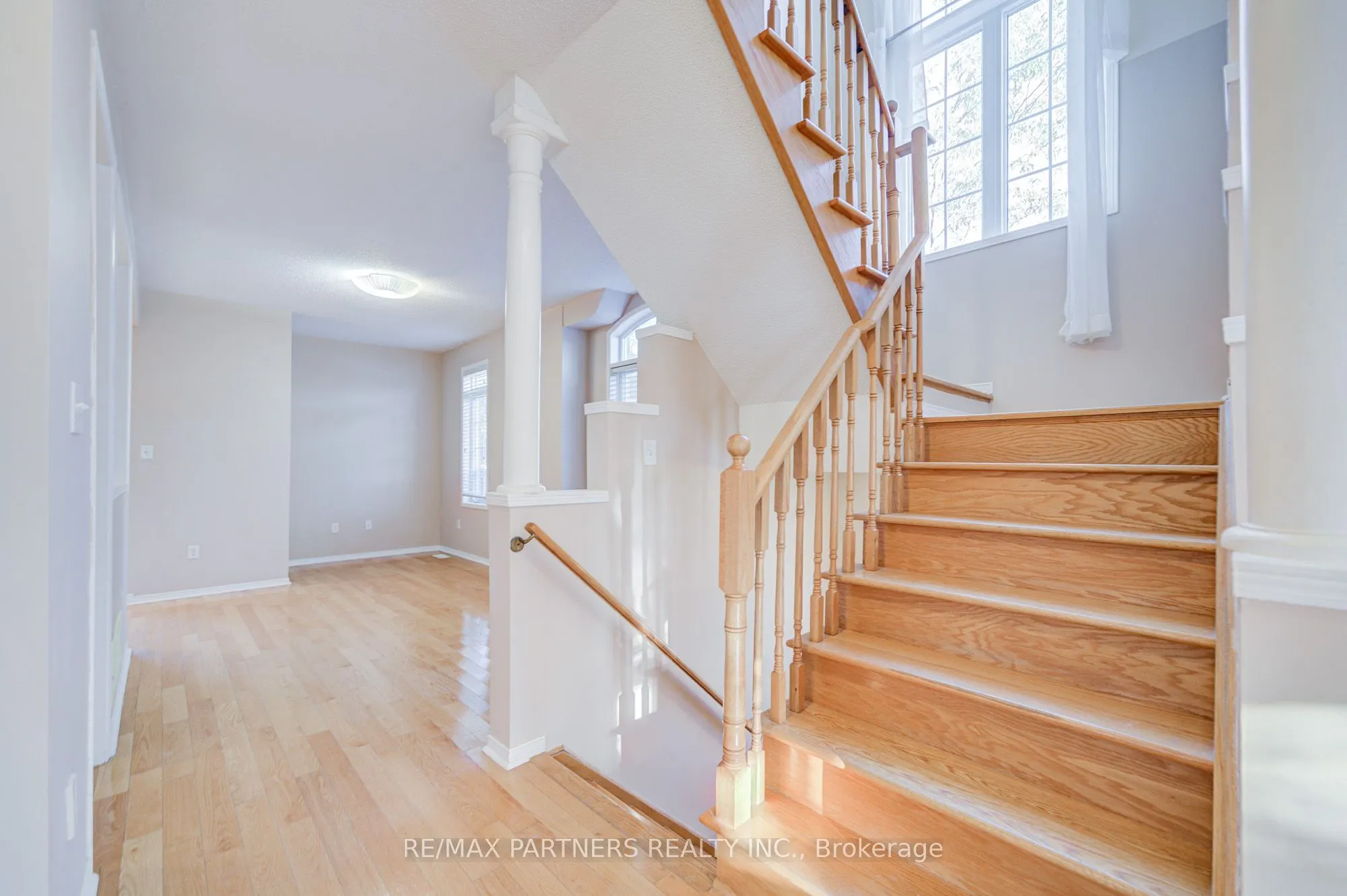 496 The Bridle Walk