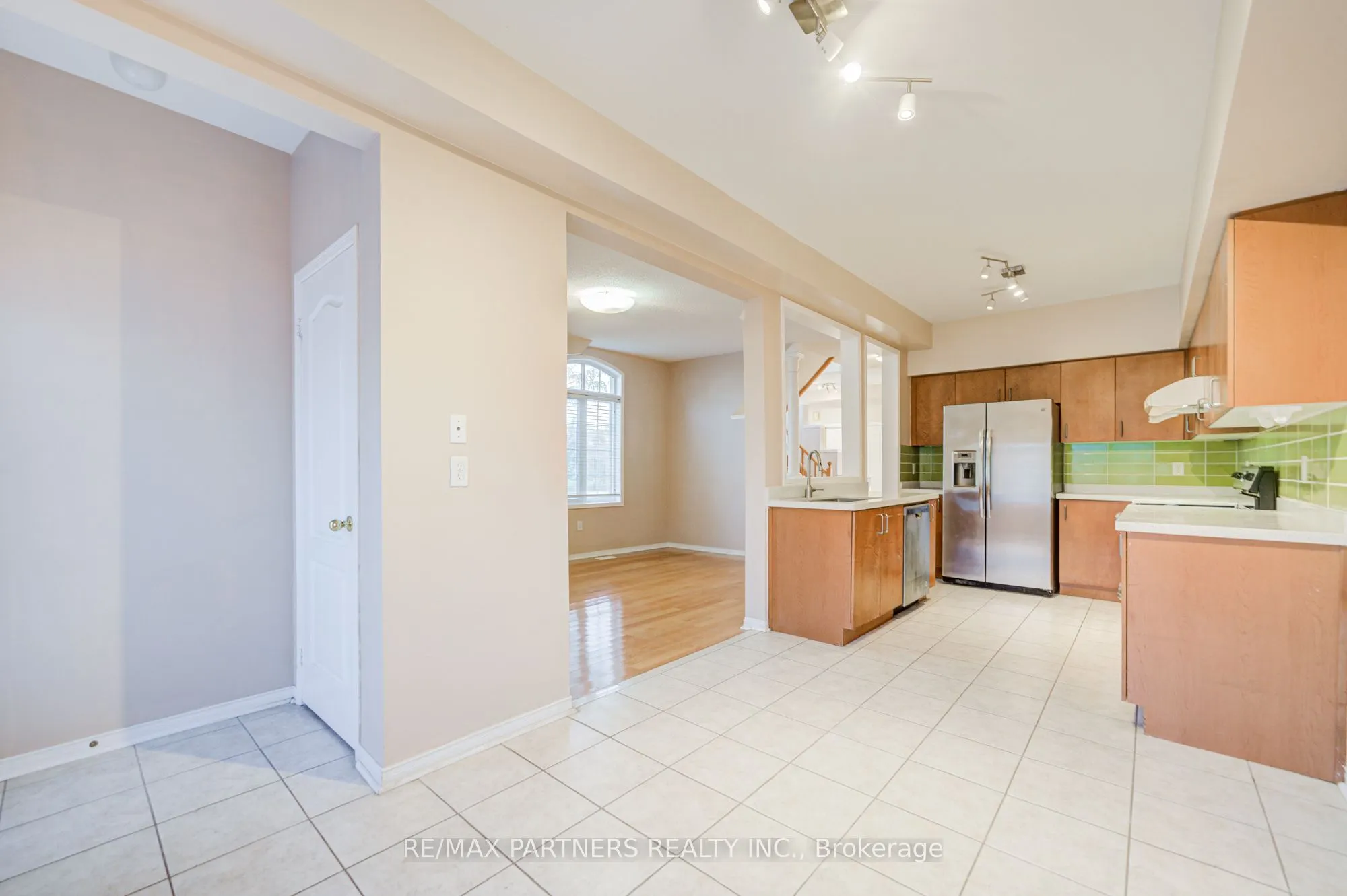 496 The Bridle Walk