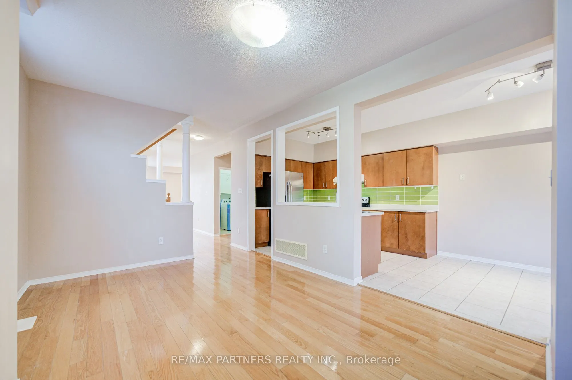 496 The Bridle Walk