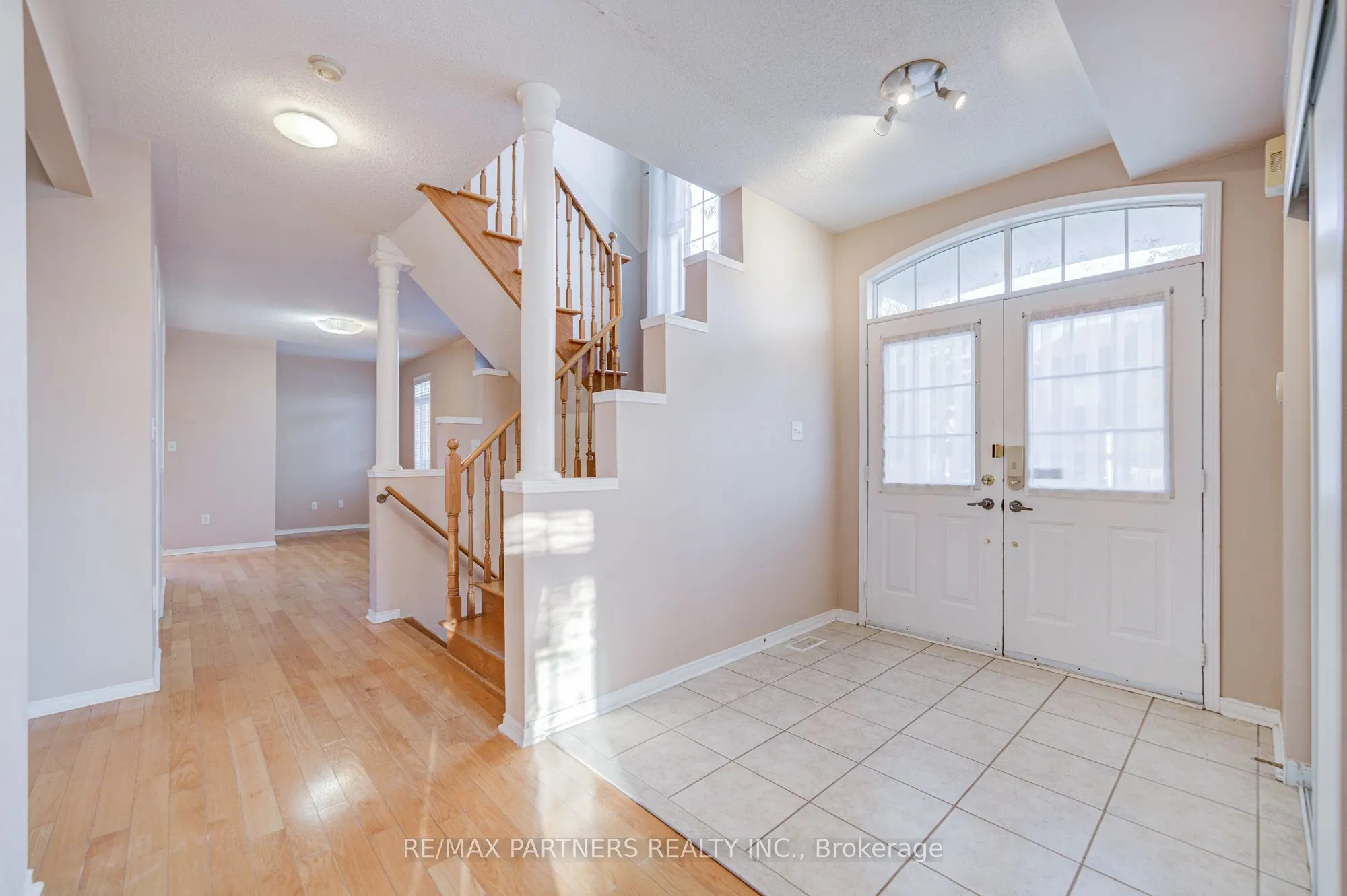 496 The Bridle Walk
