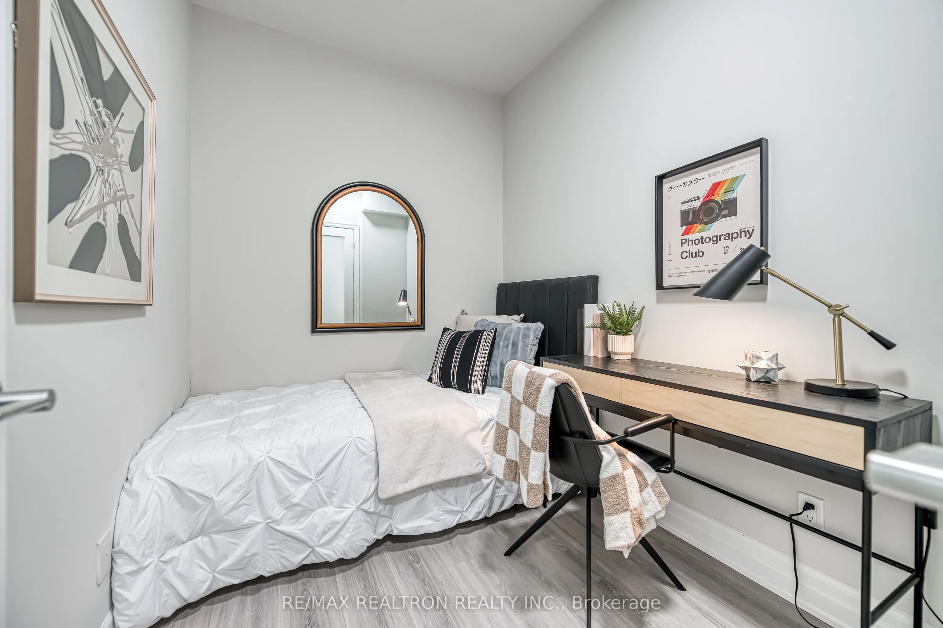 8 Rouge Valley Drive W, #B716