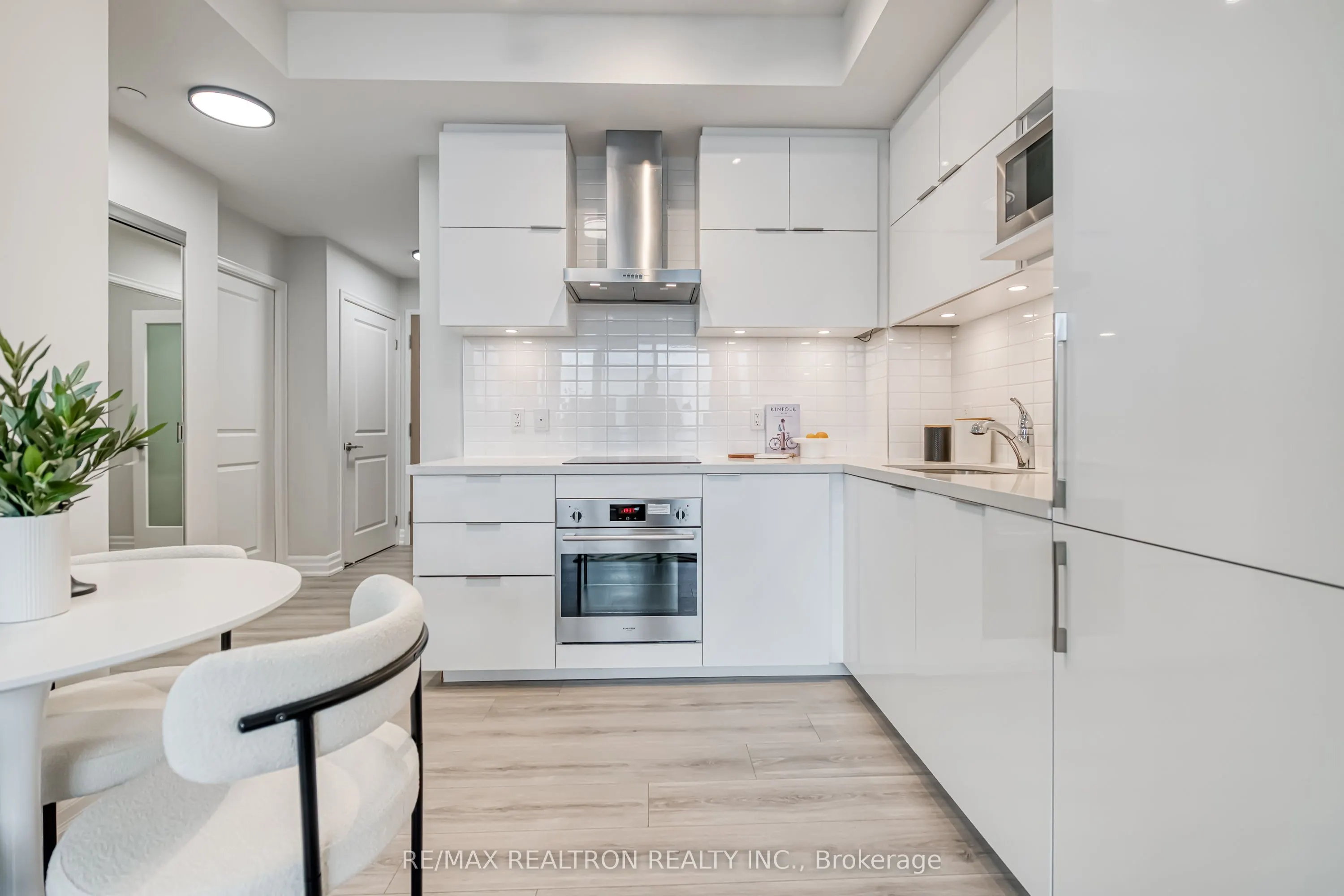 8 Rouge Valley Drive W, #B716