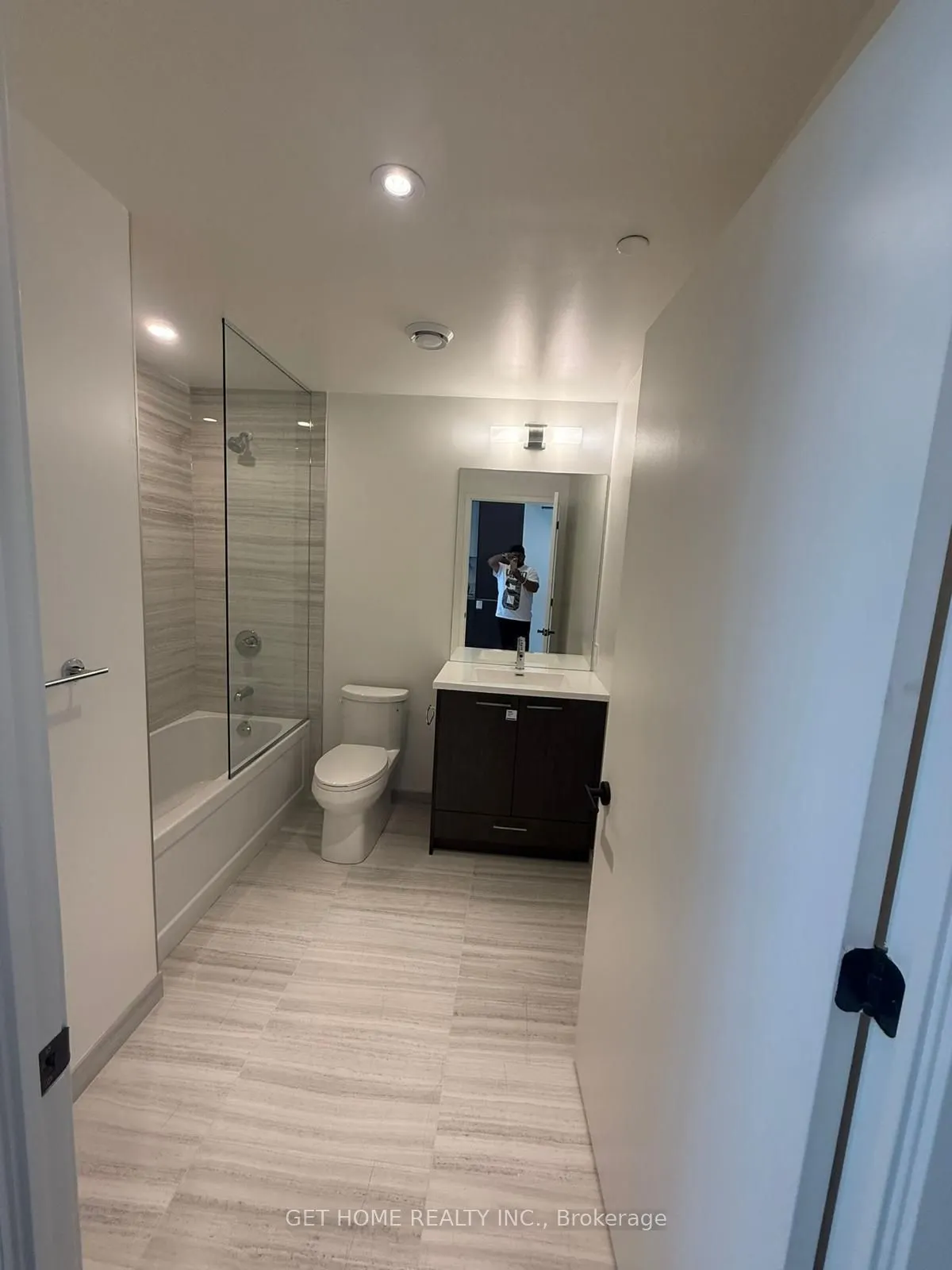 28 Interchange Way, #3011