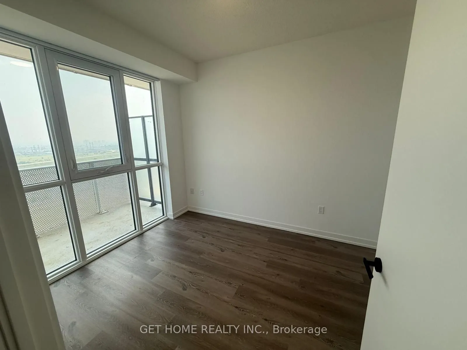 28 Interchange Way, #3011