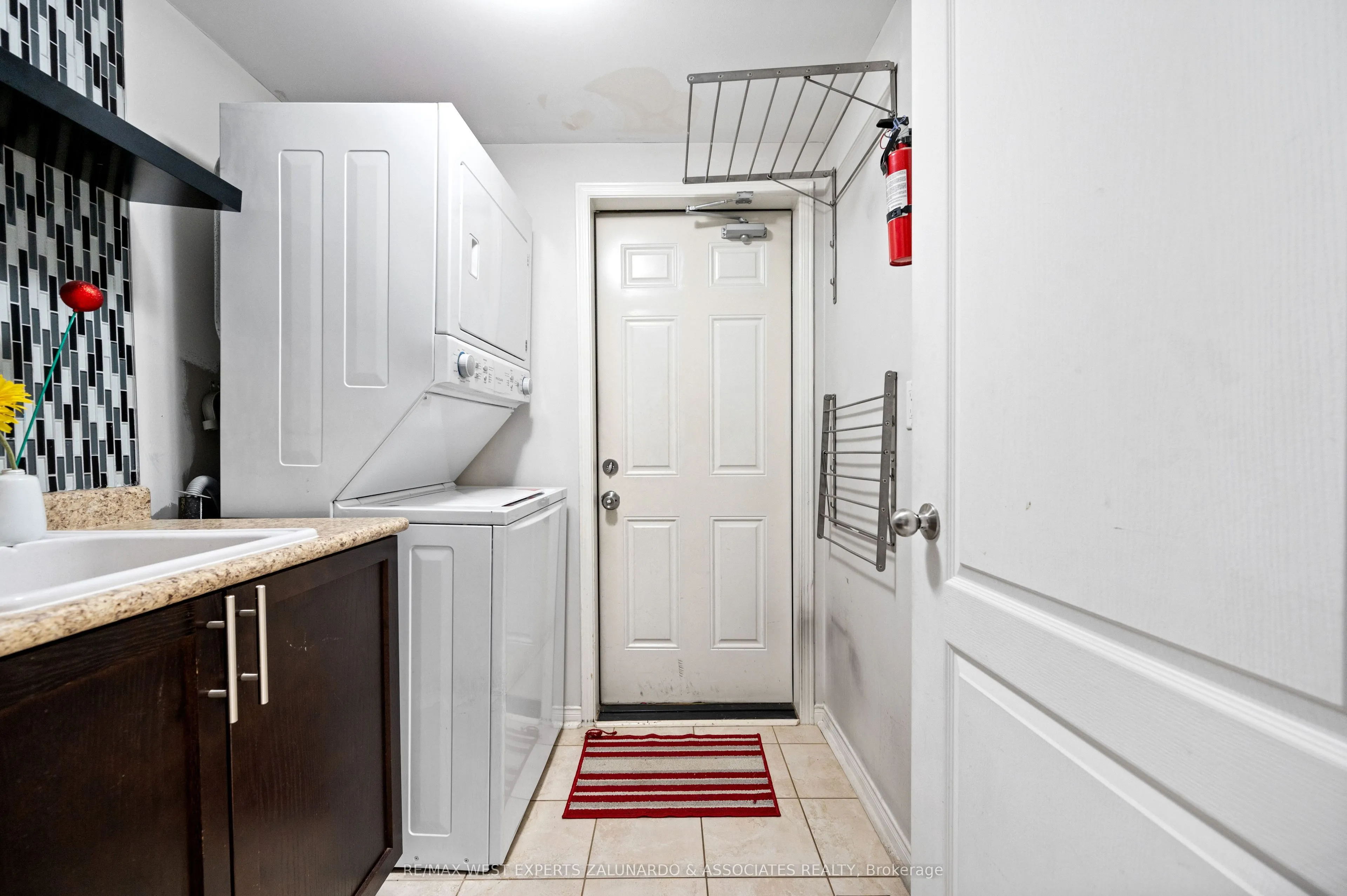 281 Meadowhawk Trail