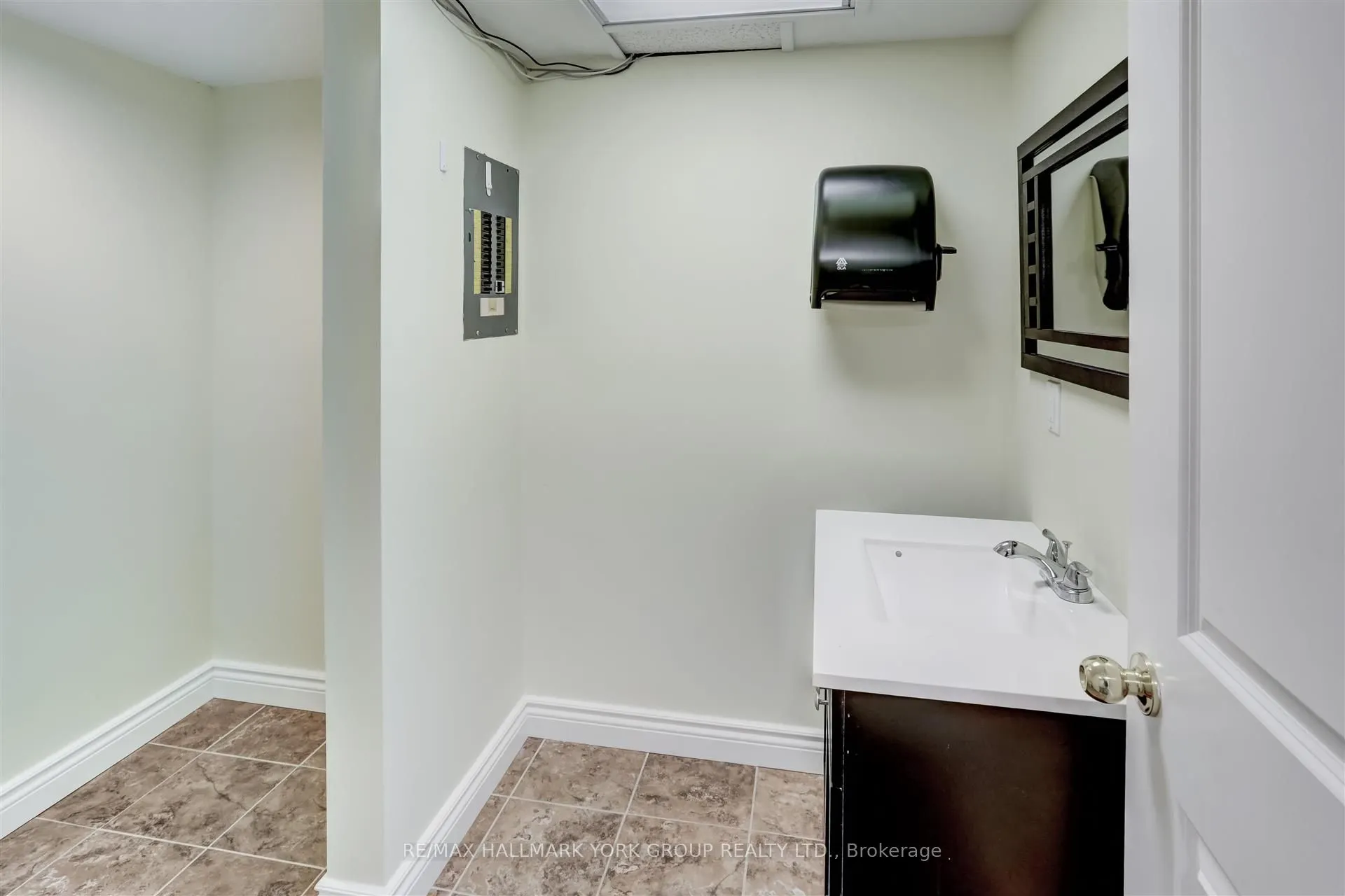 15064 Yonge Street