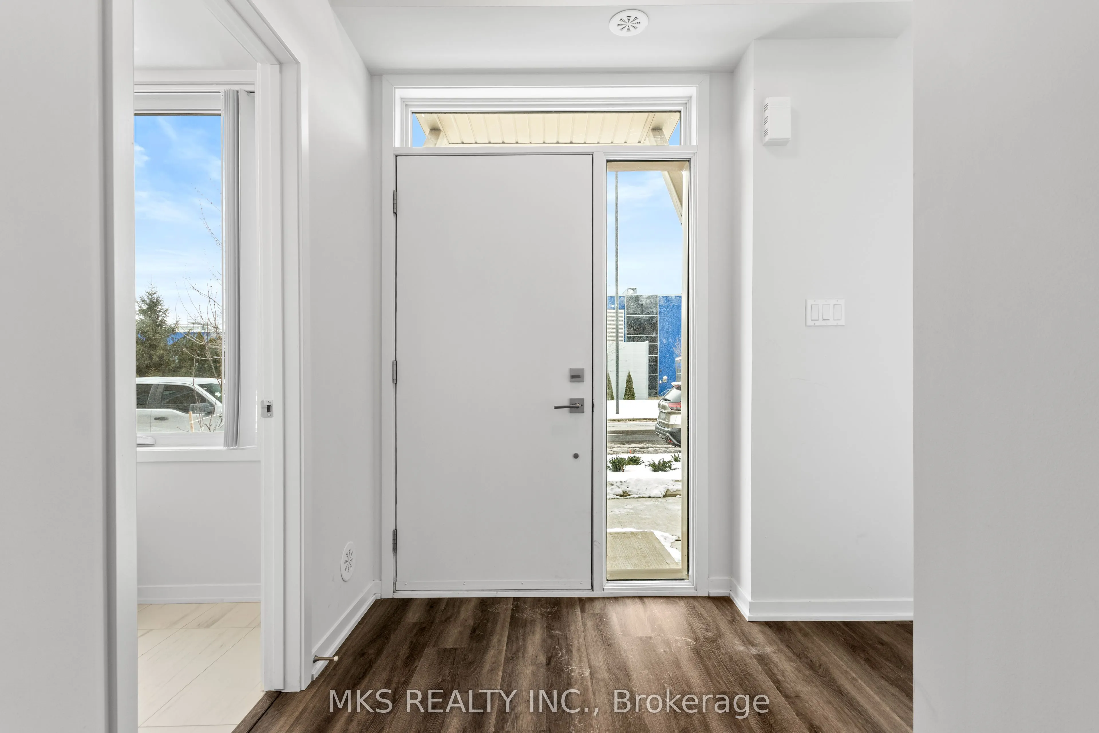 23 Mable Smith Way, #05