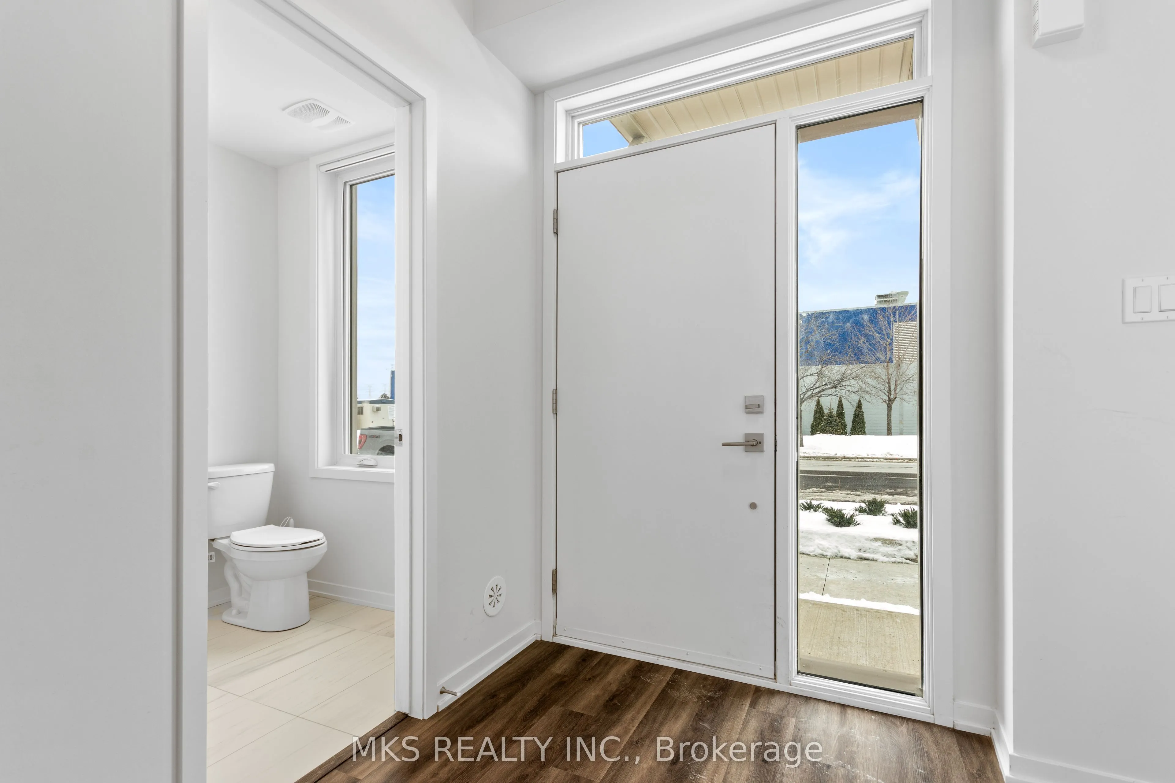 23 Mable Smith Way, #05