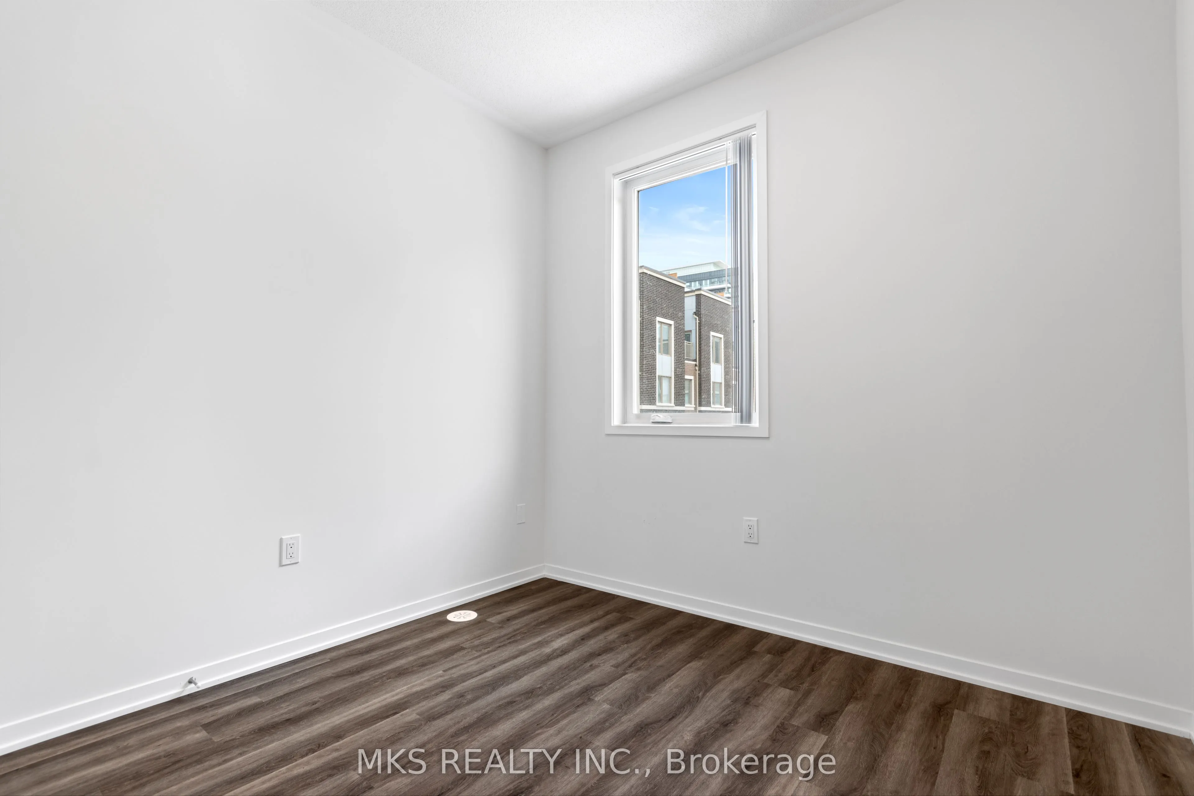 23 Mable Smith Way, #05