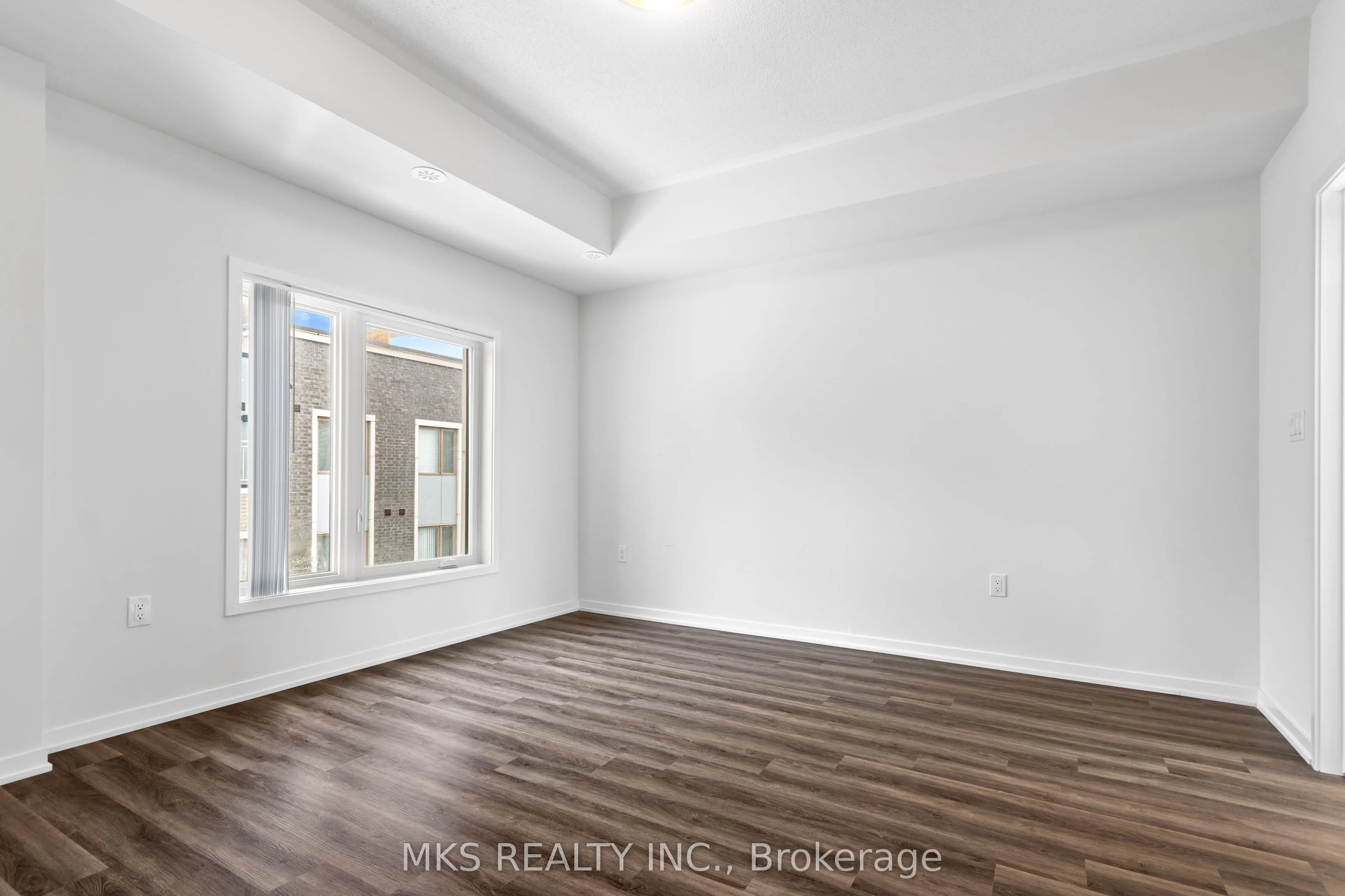 23 Mable Smith Way, #05