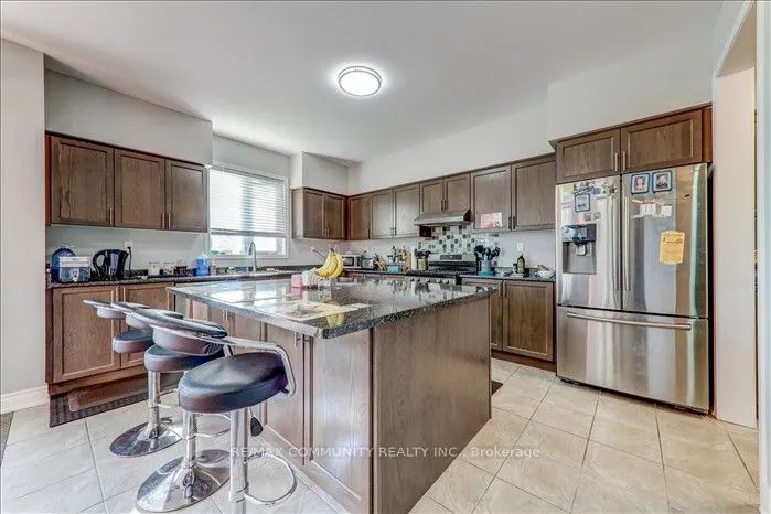 22 Sunderland Meadows Drive N