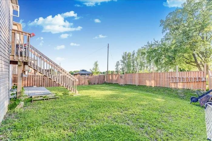 22 Sunderland Meadows Drive N