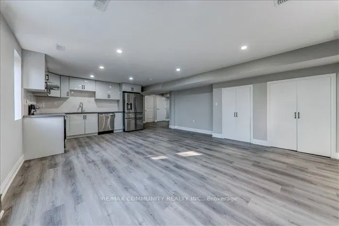 22 Sunderland Meadows Drive N