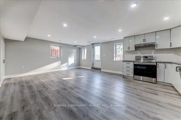 22 Sunderland Meadows Drive N