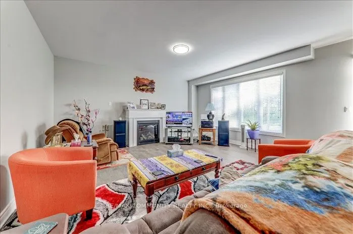 22 Sunderland Meadows Drive N