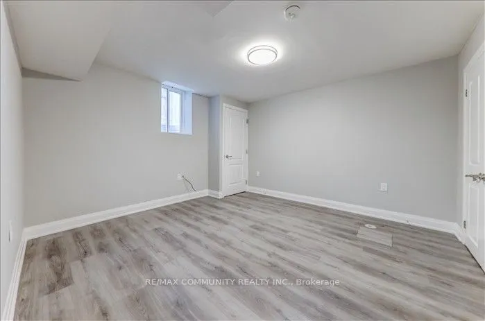 22 Sunderland Meadows Drive N