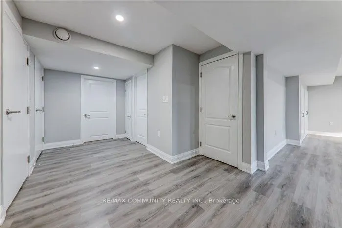 22 Sunderland Meadows Drive N