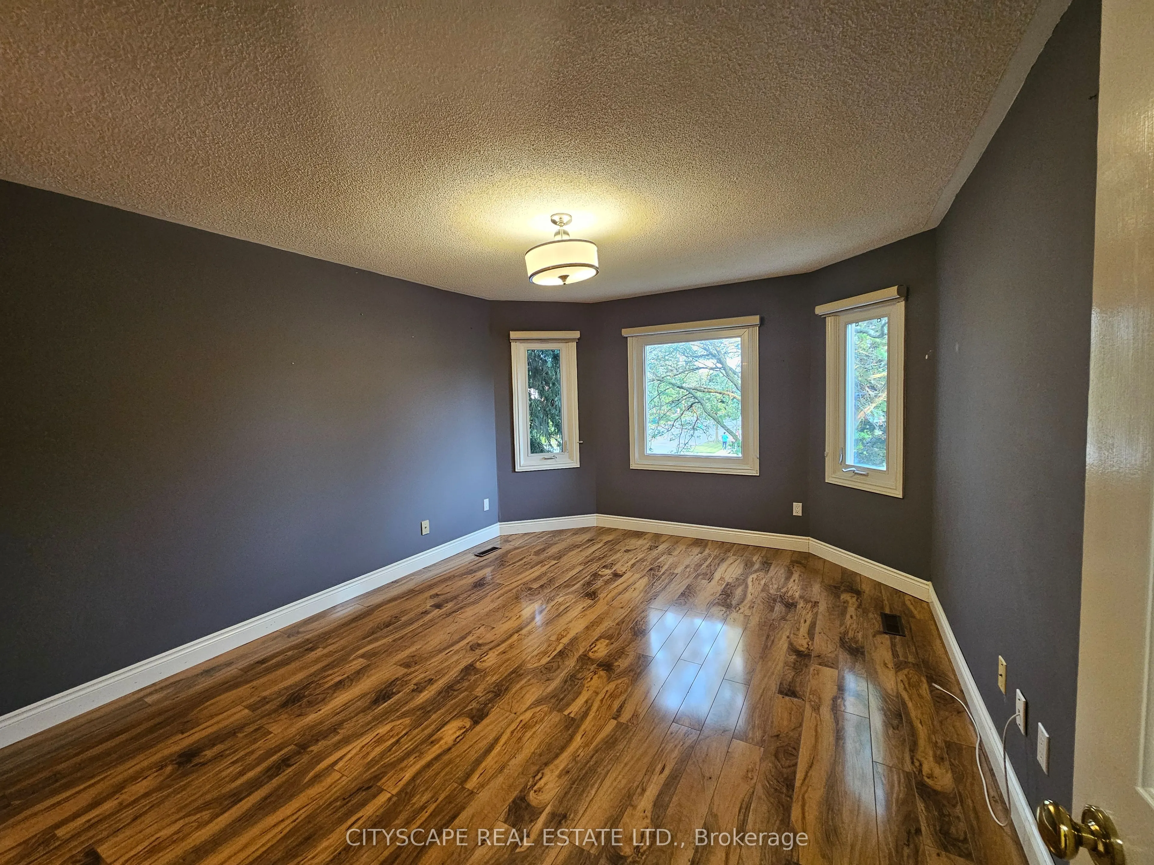 406 Weldrick Road E