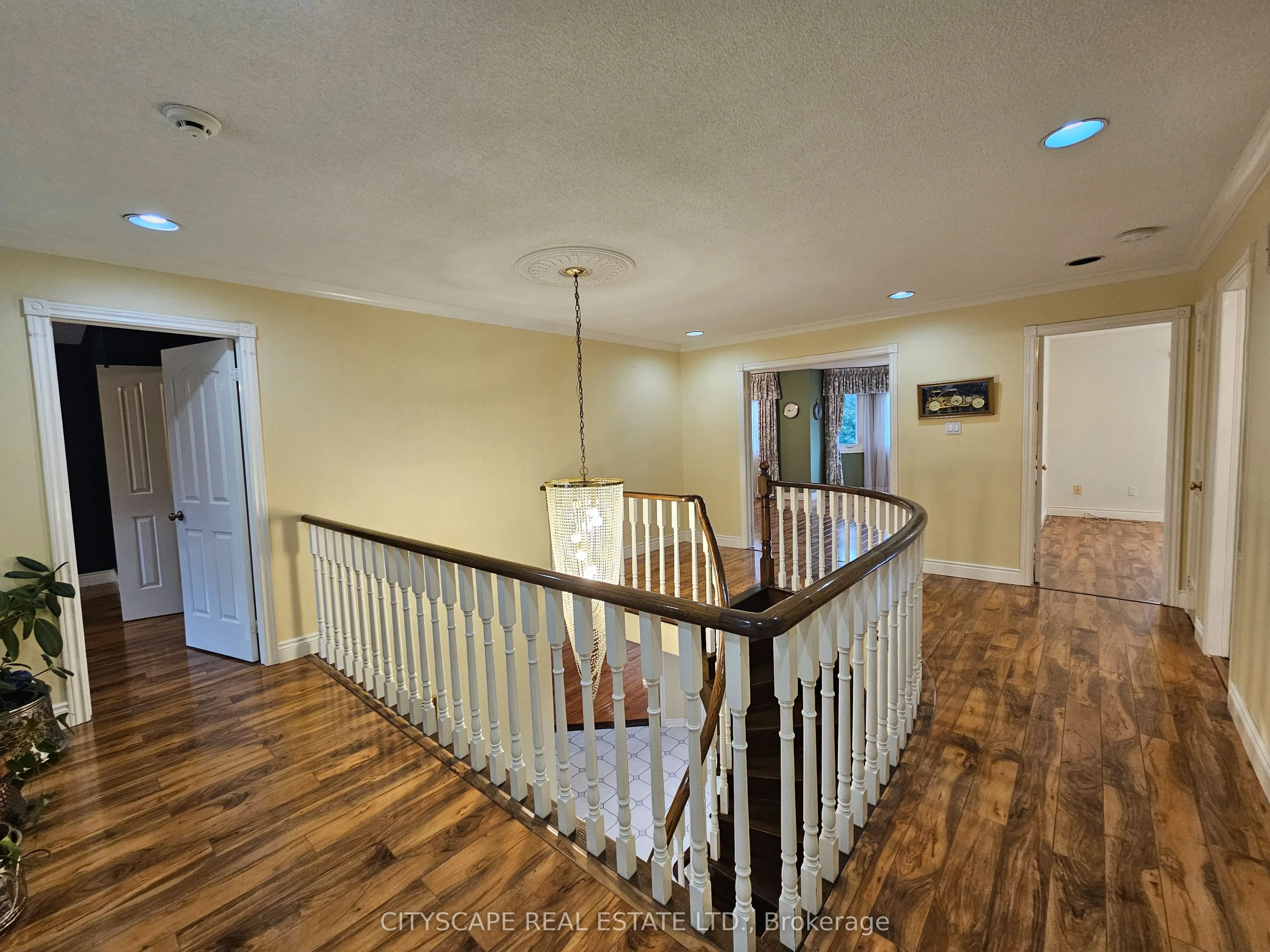 406 Weldrick Road E