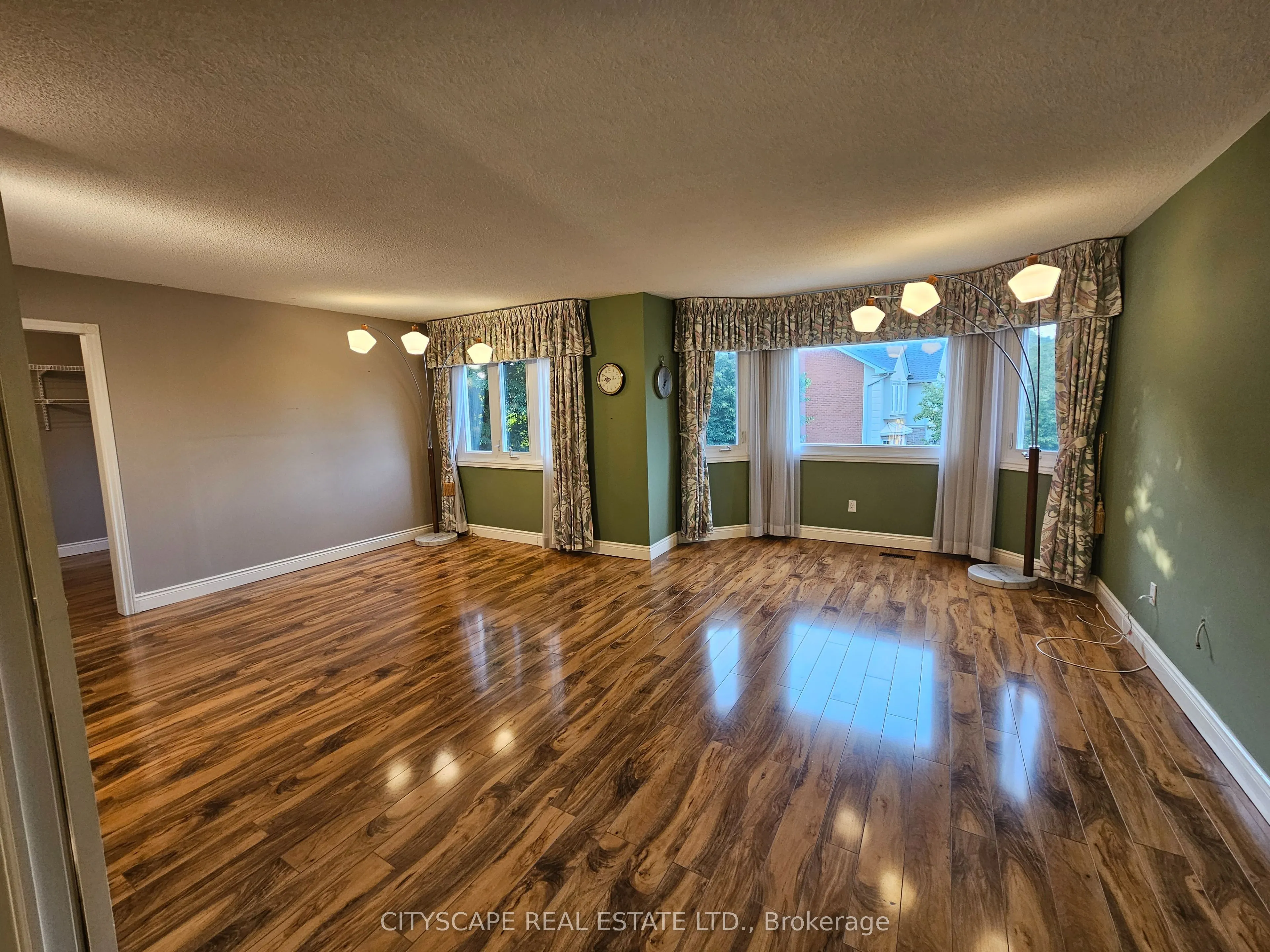406 Weldrick Road E