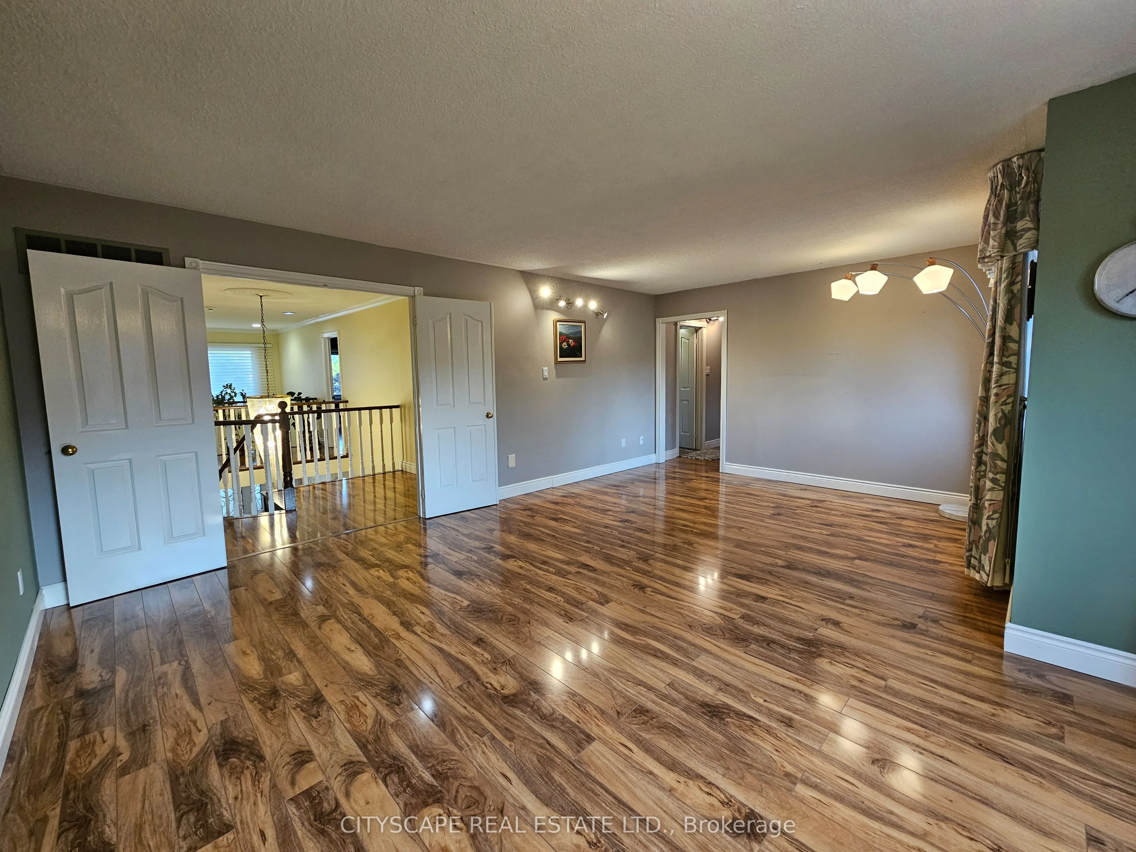 406 Weldrick Road E