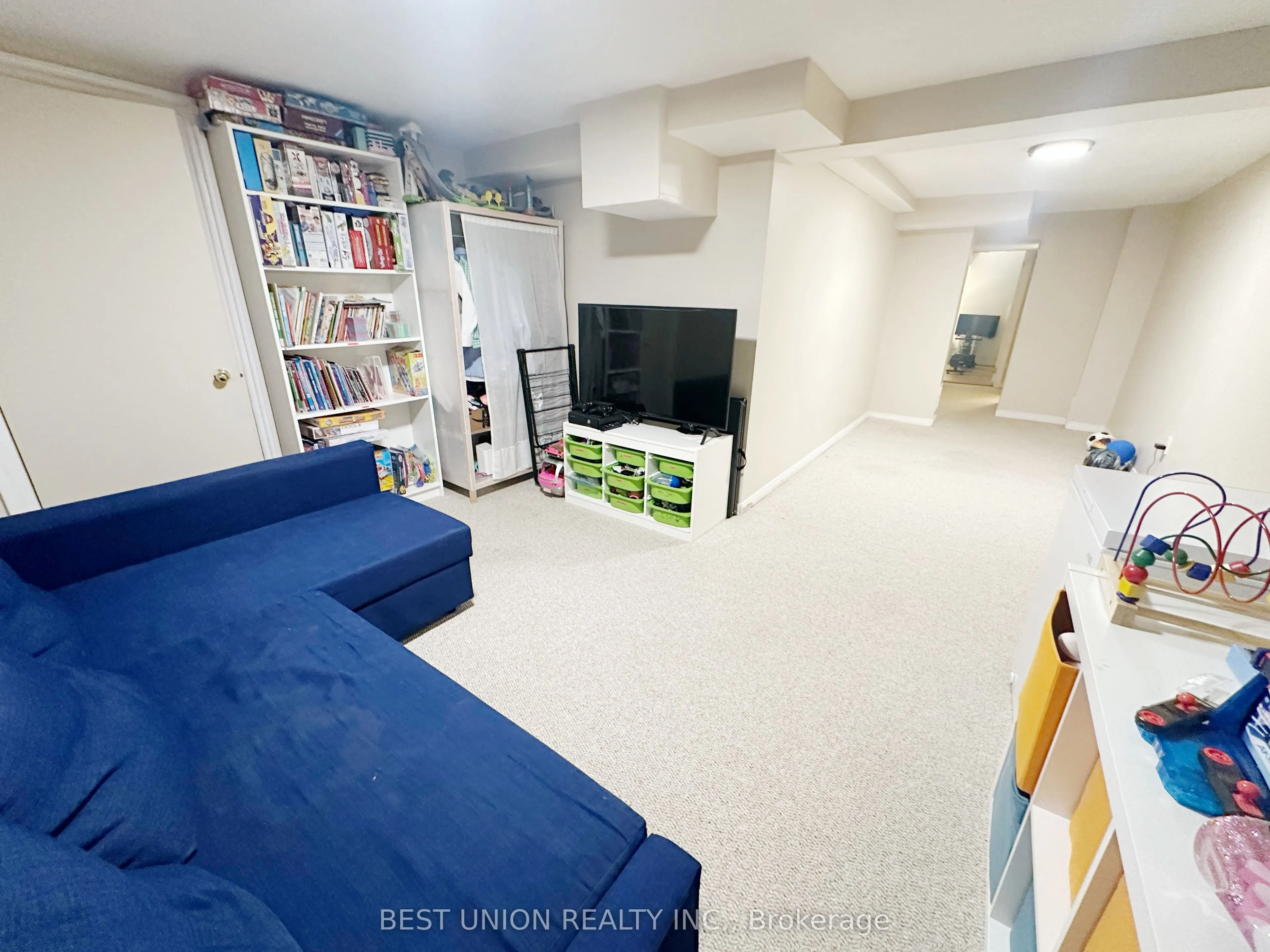 320 Country Glen Road S