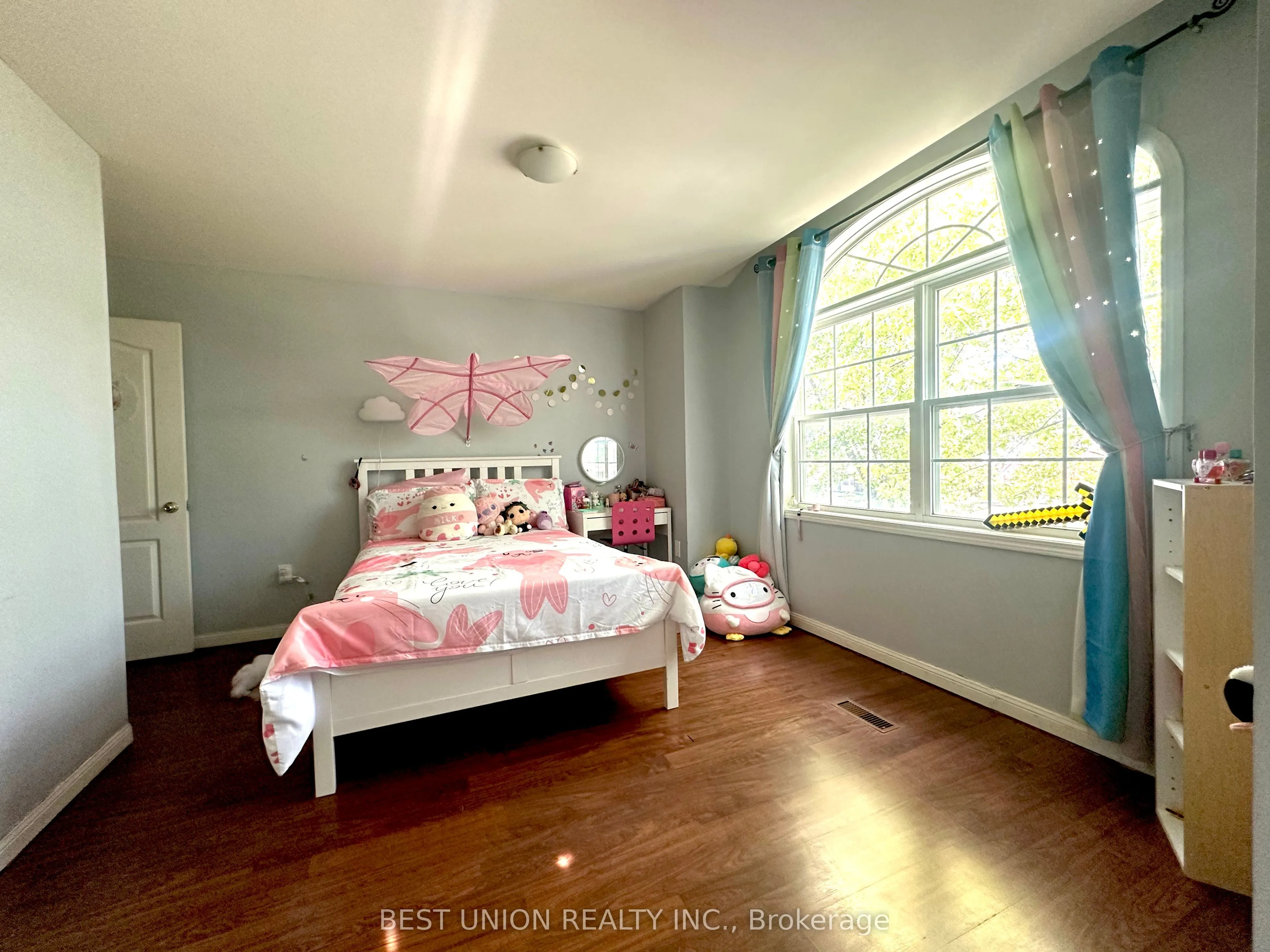 320 Country Glen Road S