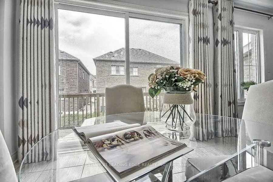 63 Ken Sinclair Crescent