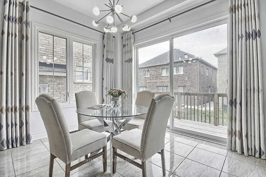 63 Ken Sinclair Crescent