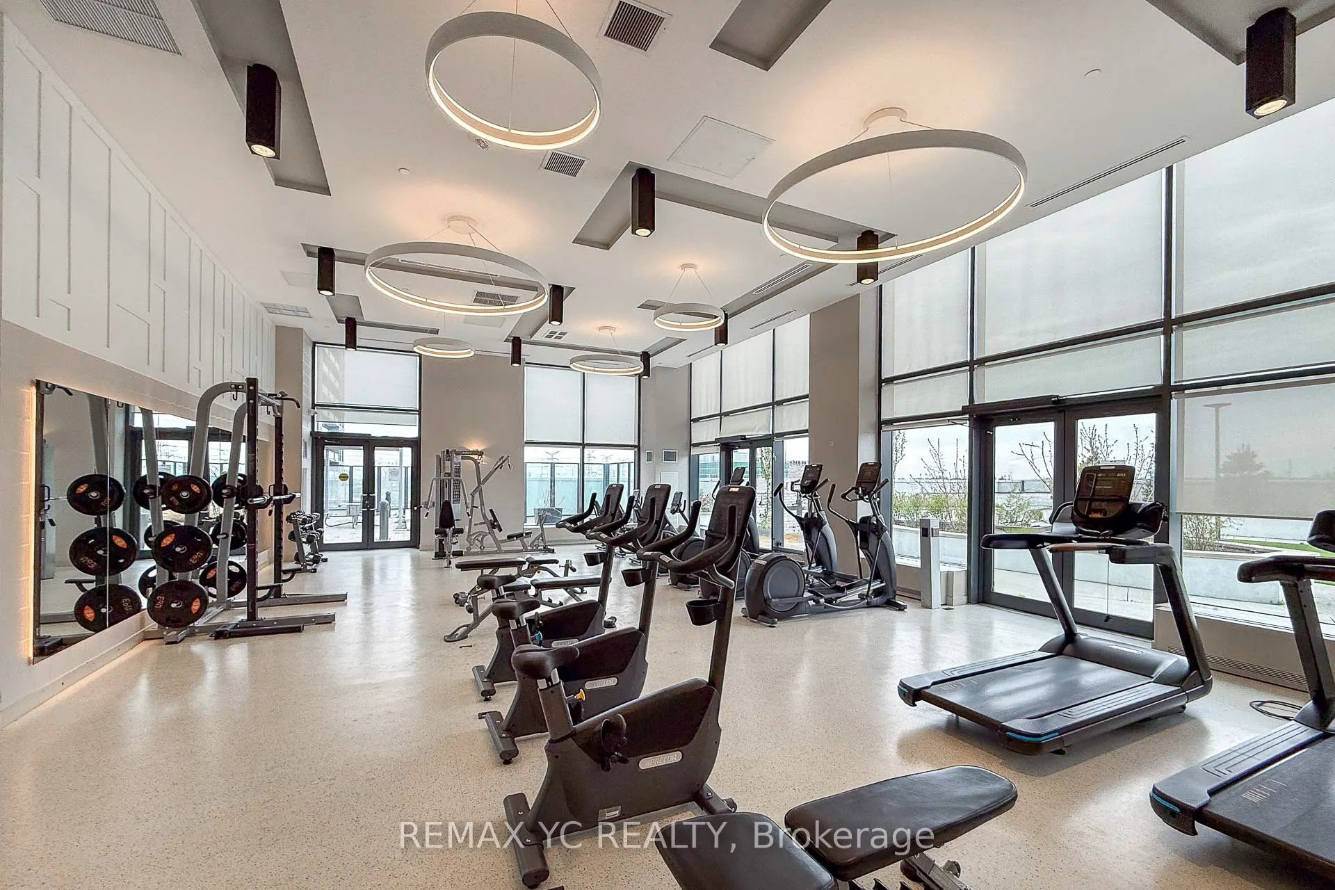 95 Oneida Crescent, #305
