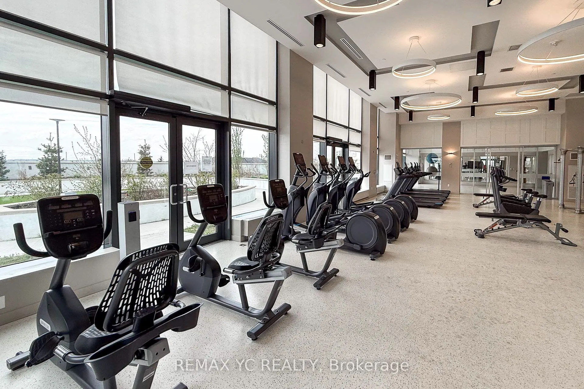 95 Oneida Crescent, #305