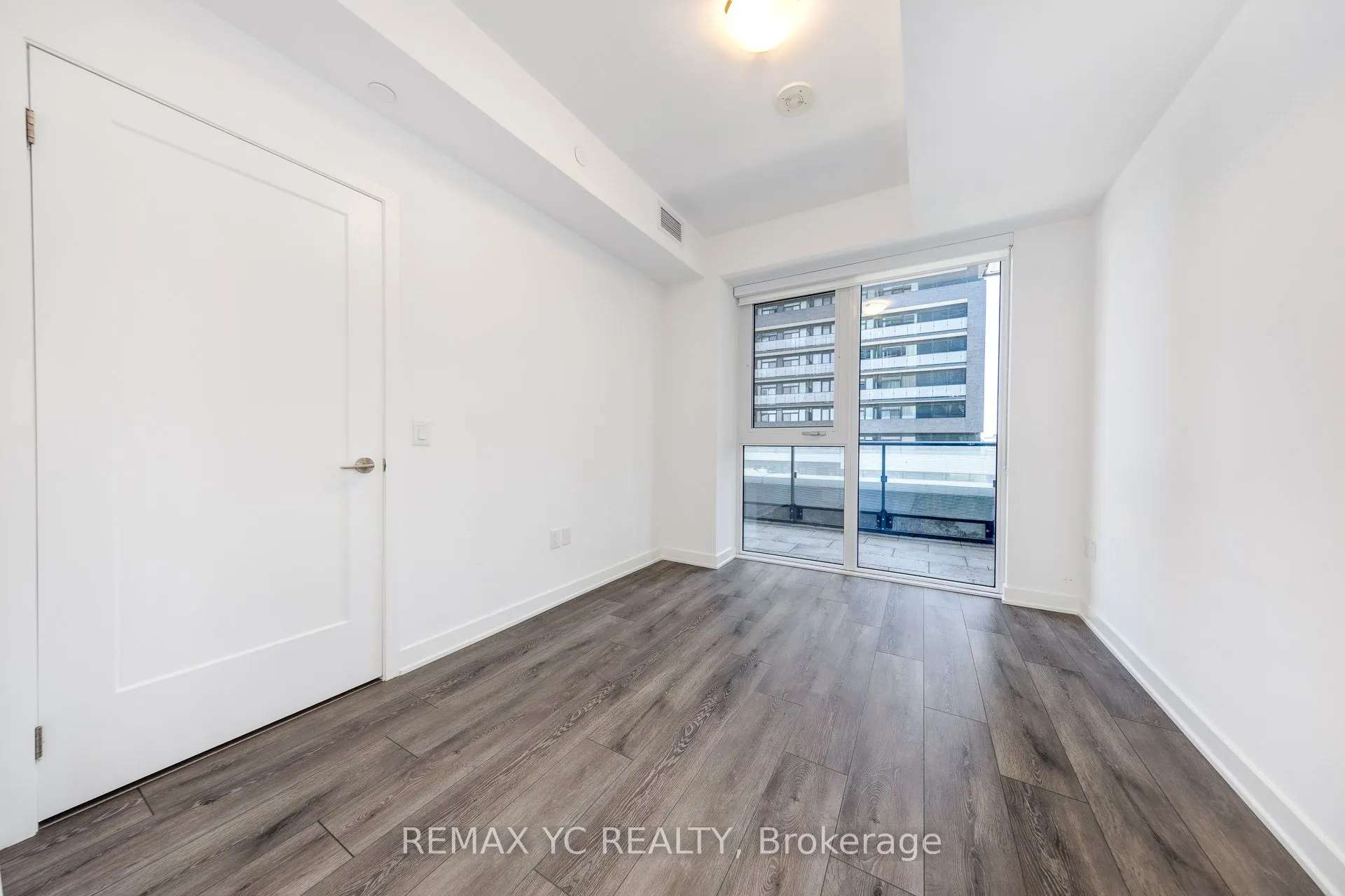 95 Oneida Crescent, #305