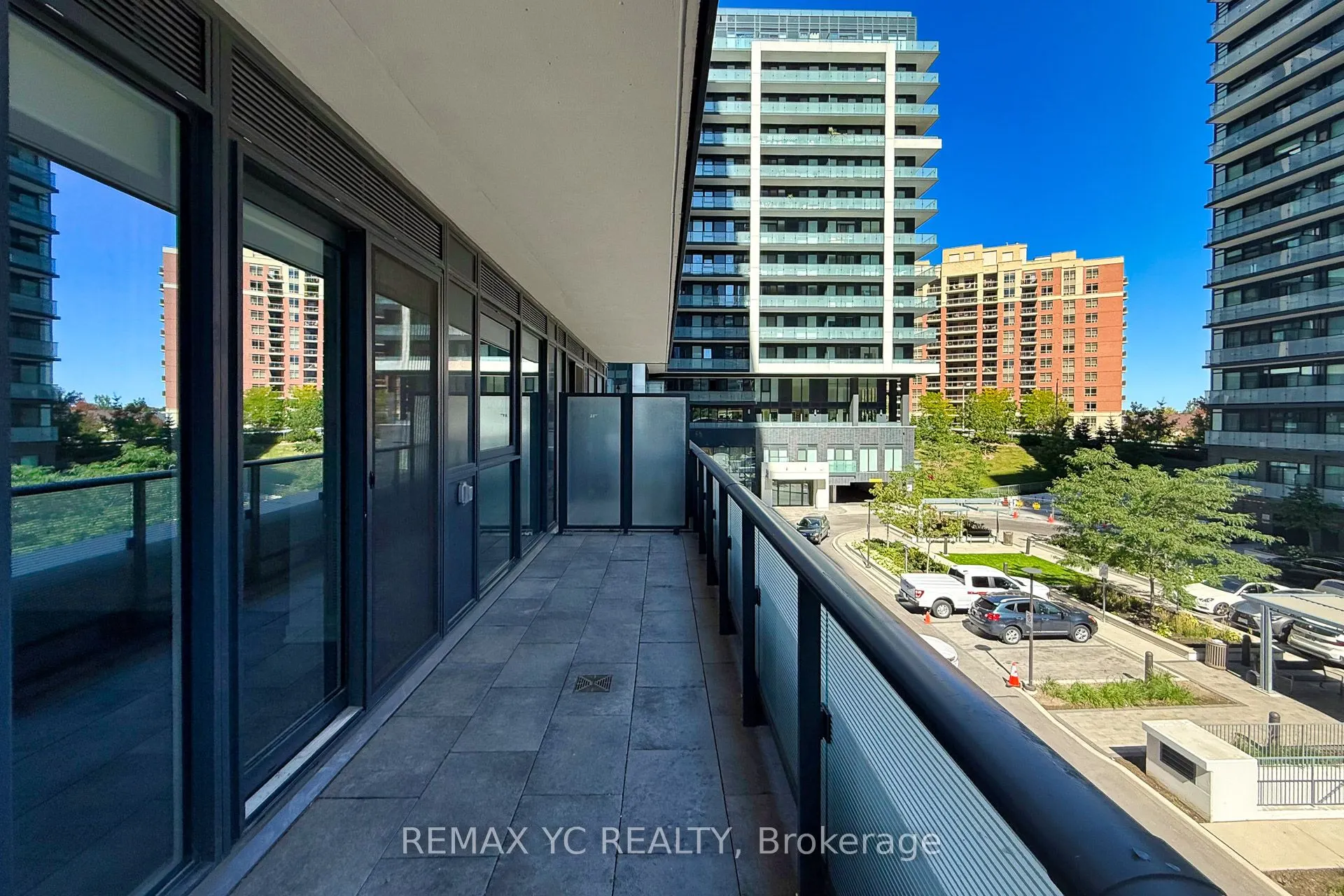 95 Oneida Crescent, #305