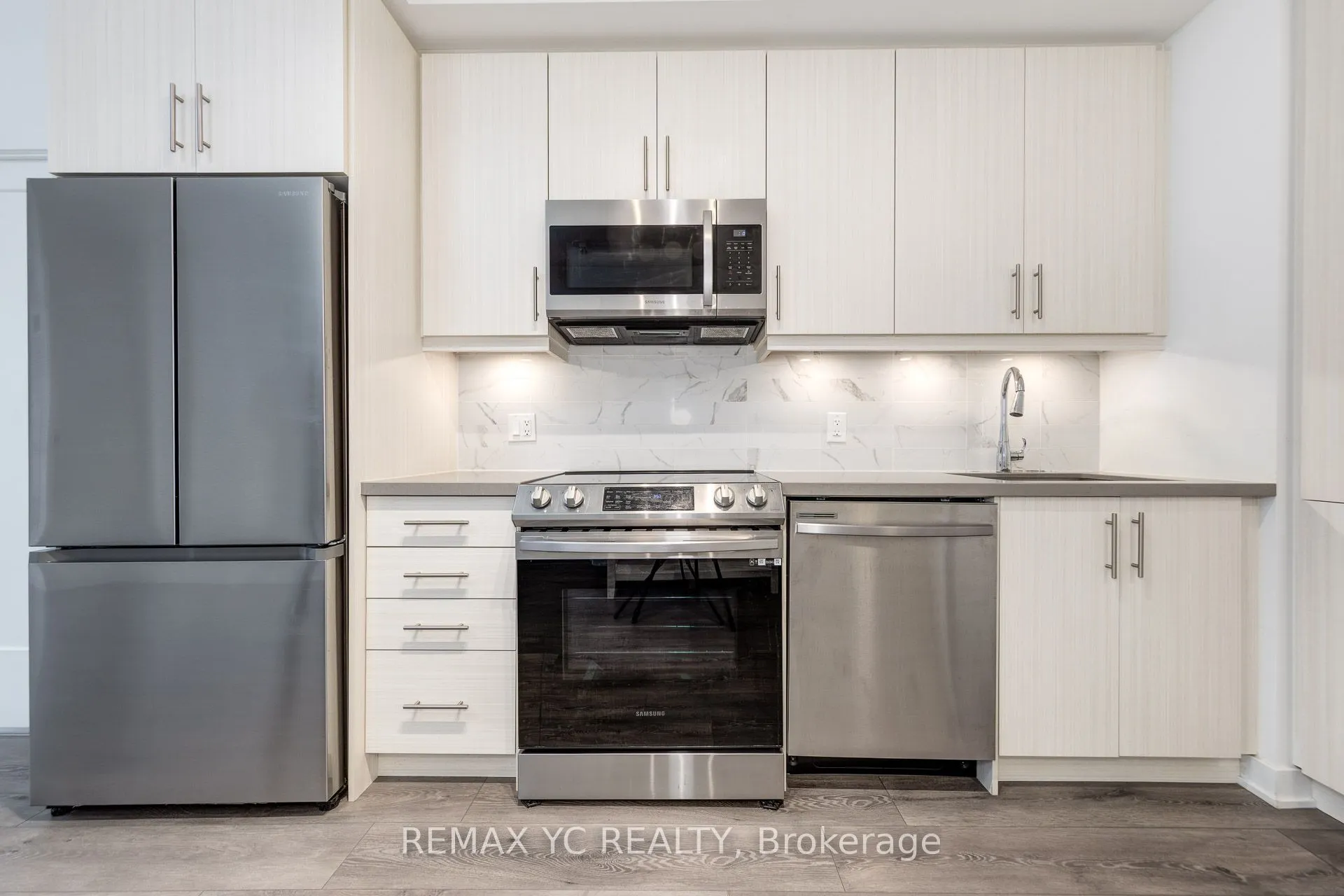 95 Oneida Crescent, #305